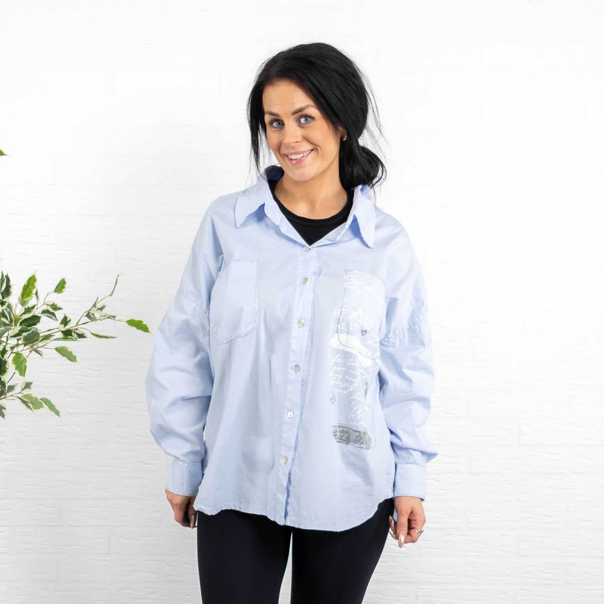 Ruby skjorte, Lyseblå