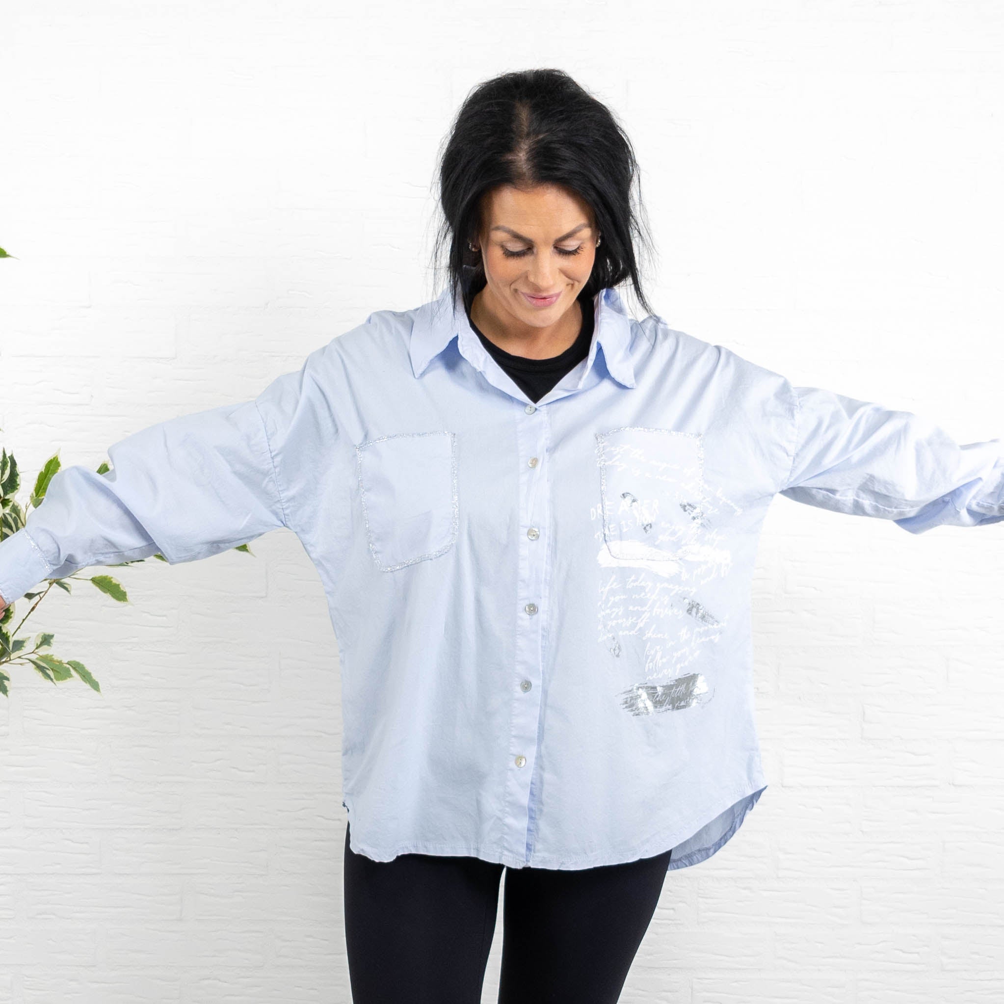 Ruby skjorte, Lyseblå