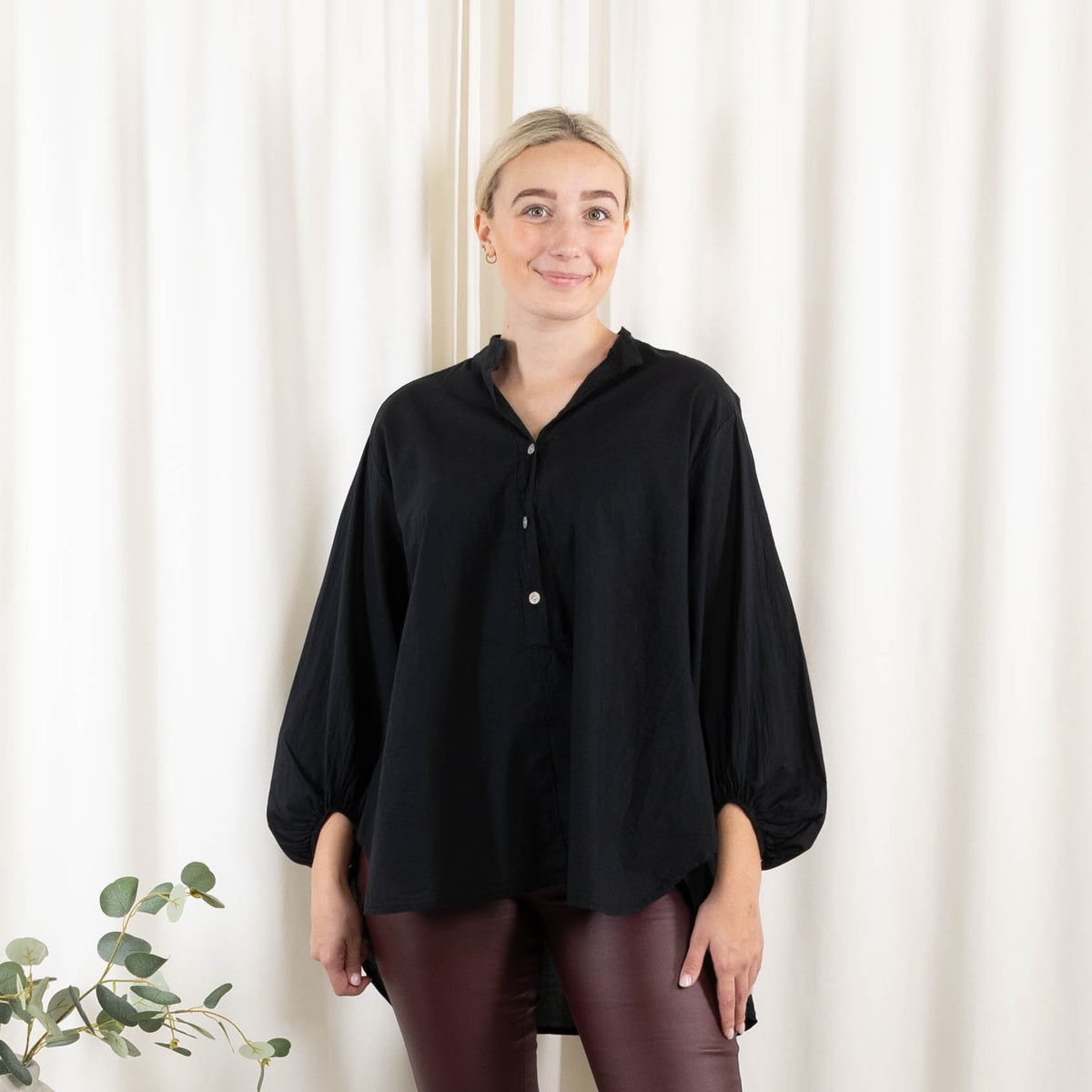 Juliet overdel, Sort