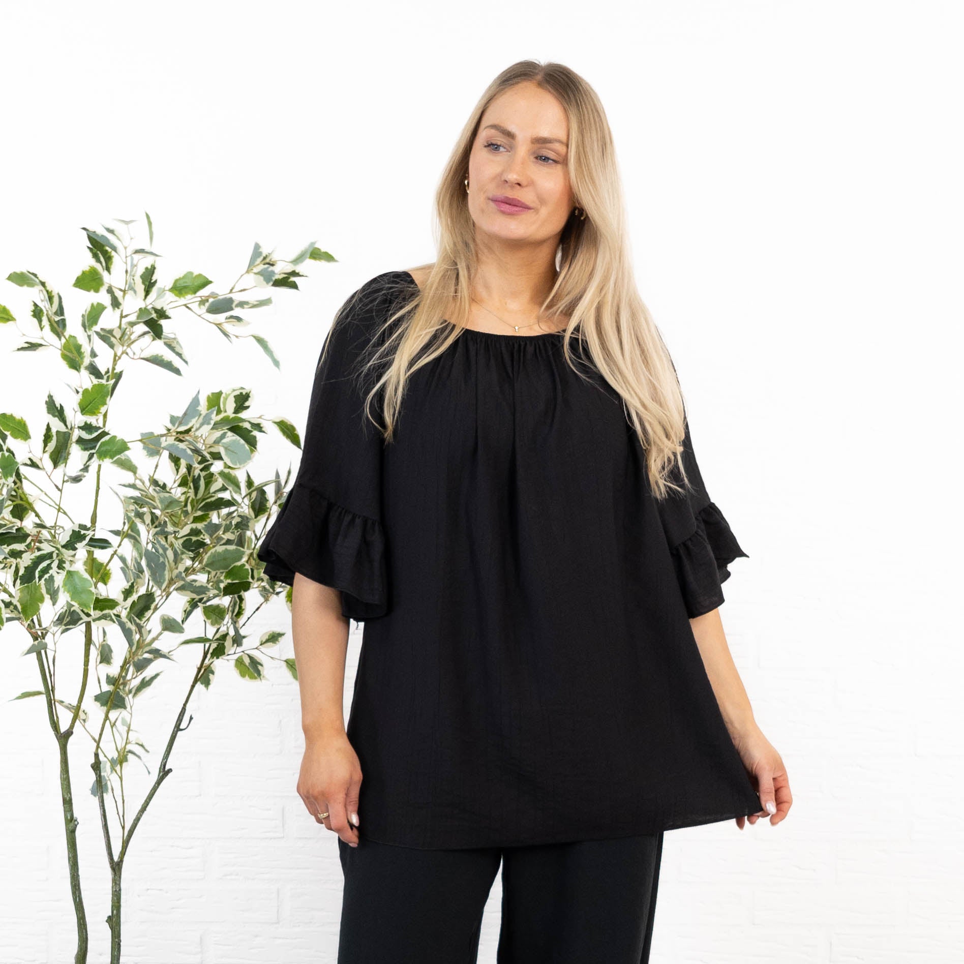 Maggie overdel, Sort