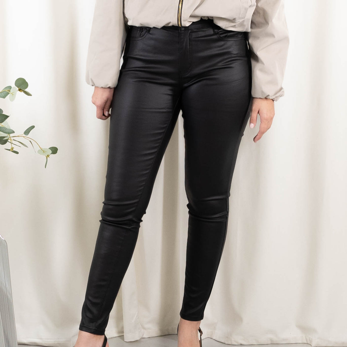 Jackie jeans, Sort