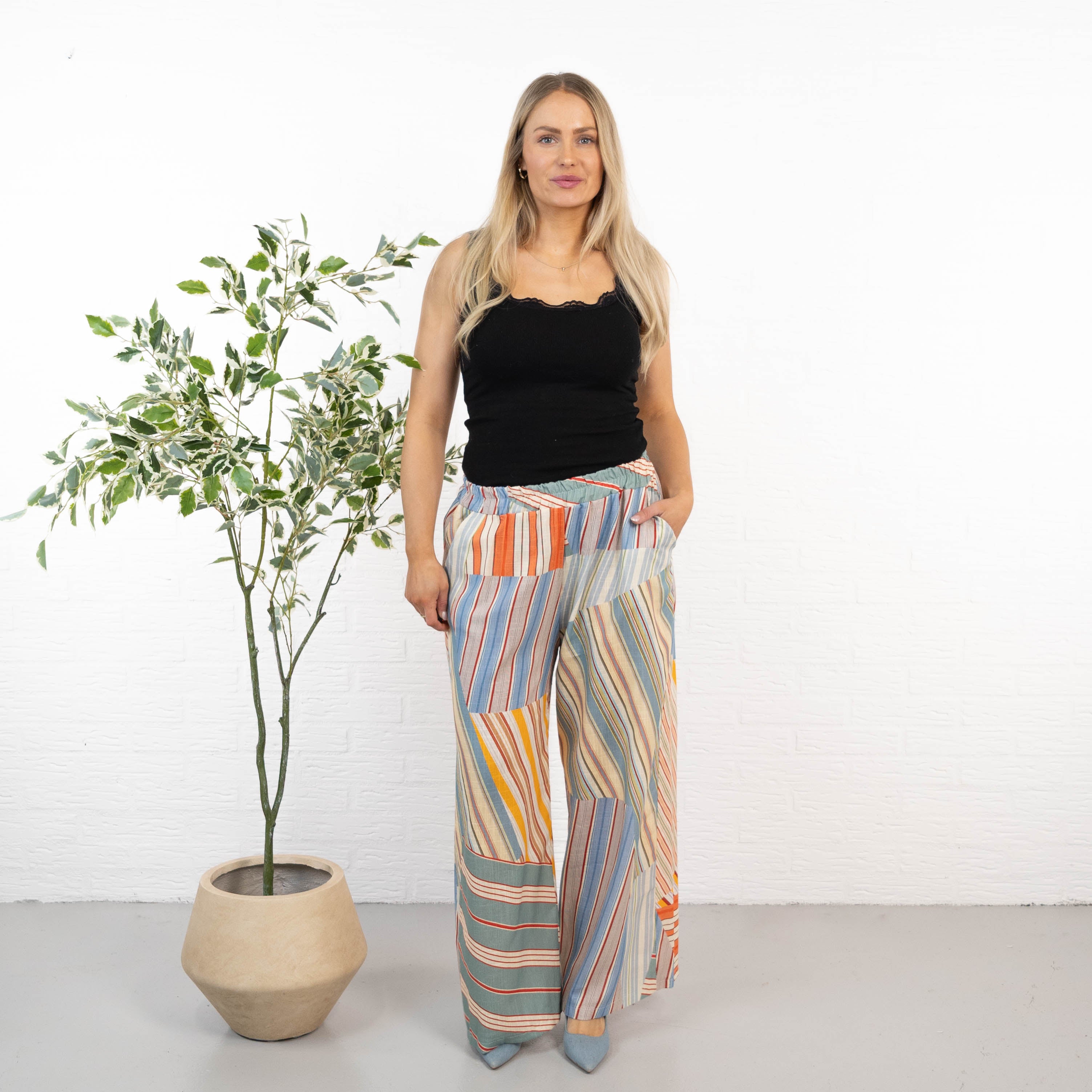 Nira bukser, Multifarvet