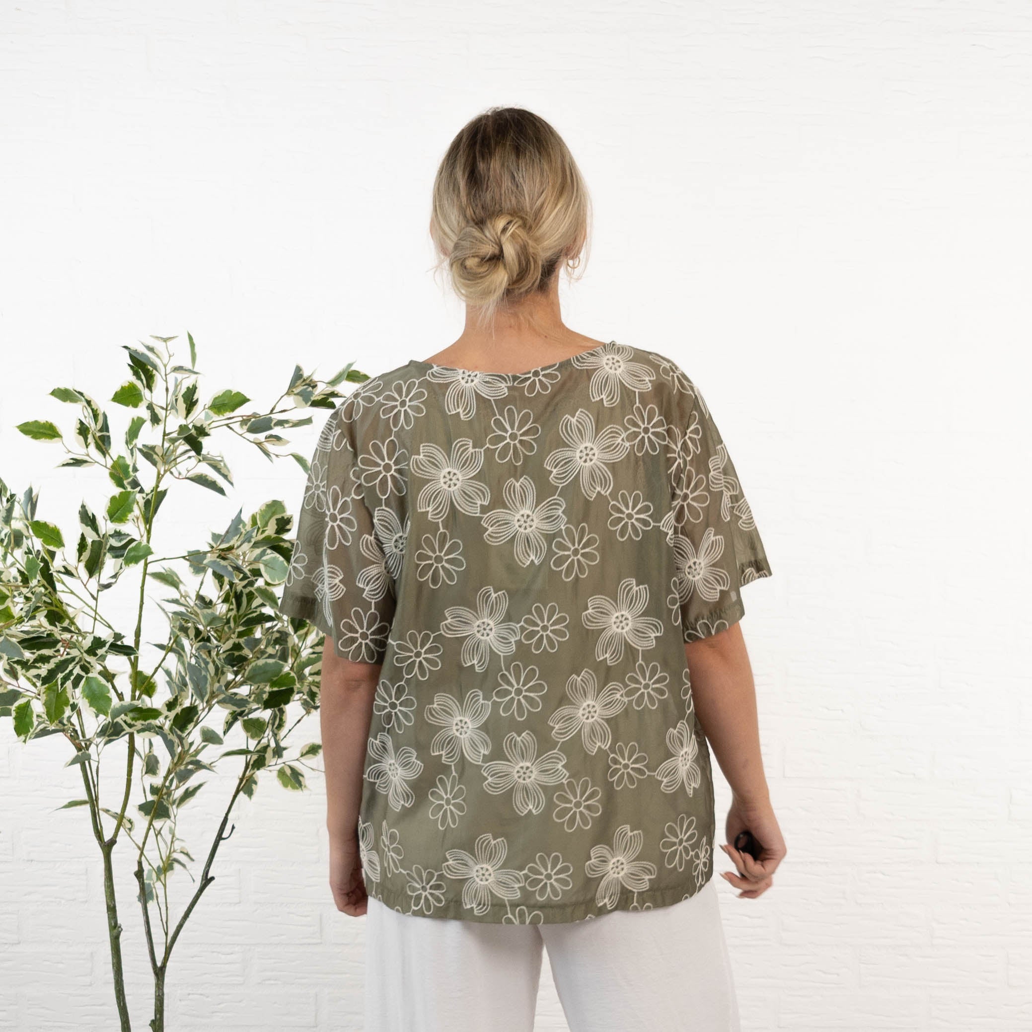 Nara overdel, Khaki