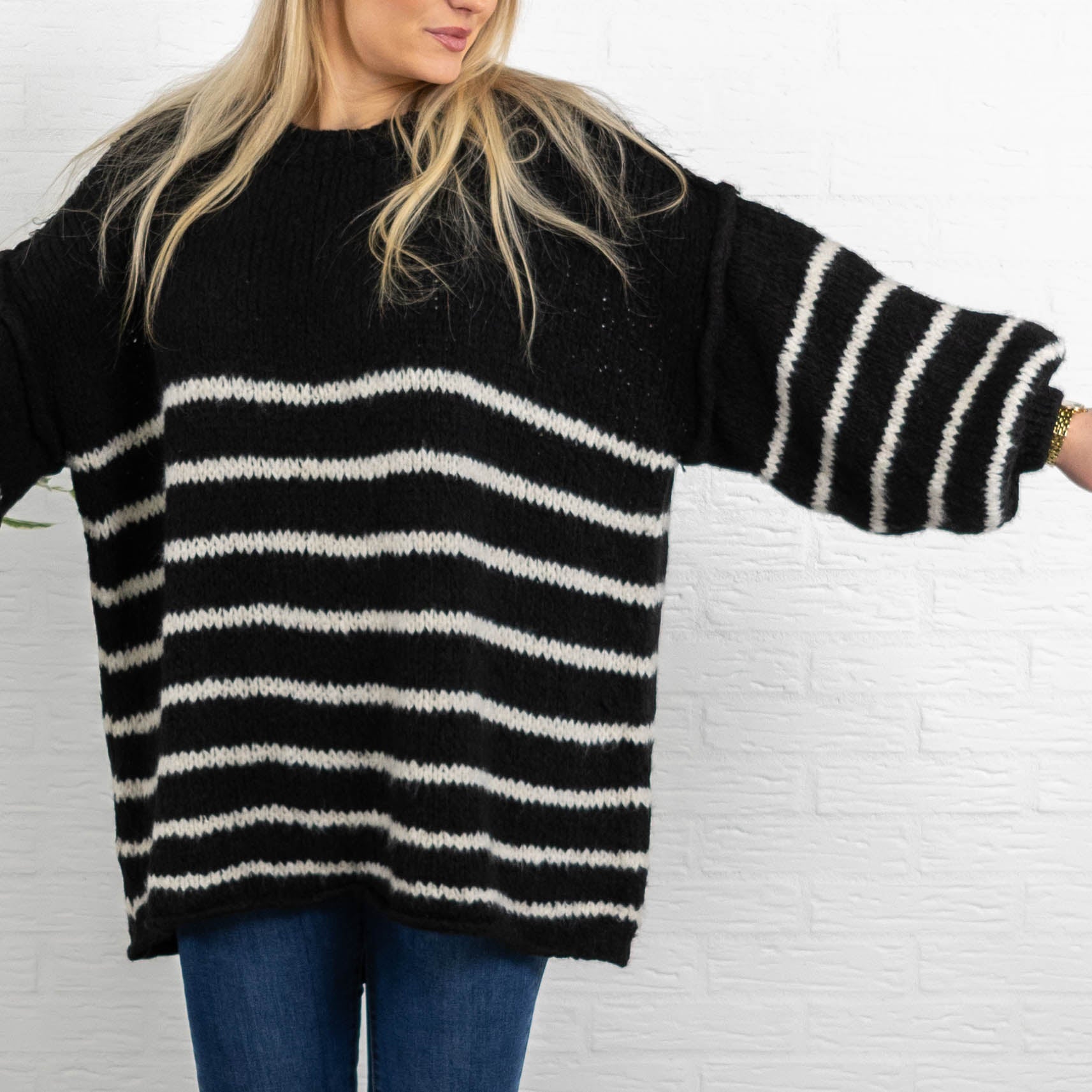 Isabella strik, Sort