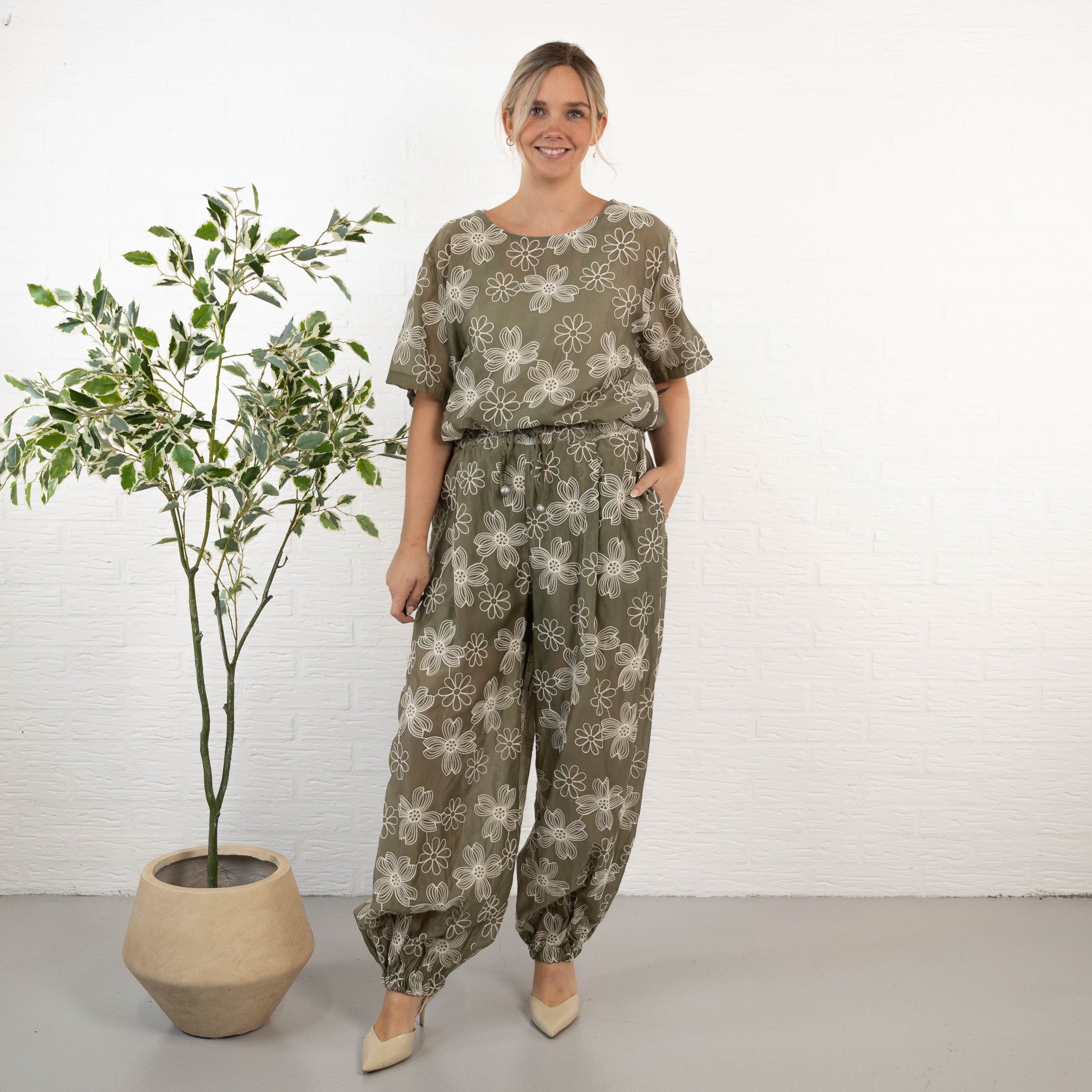 Sussi bukser, Khaki