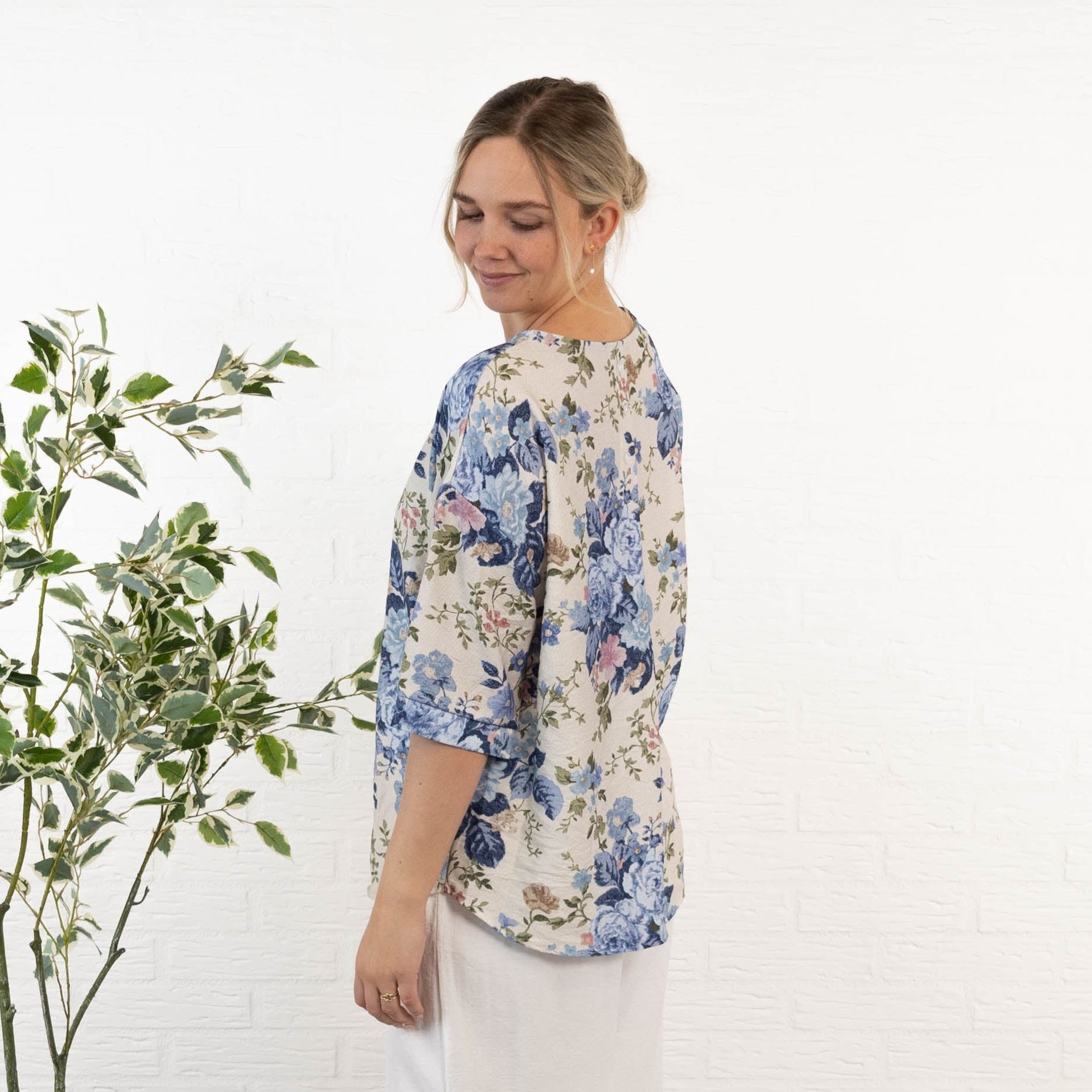 Esther overdel, Lyseblå