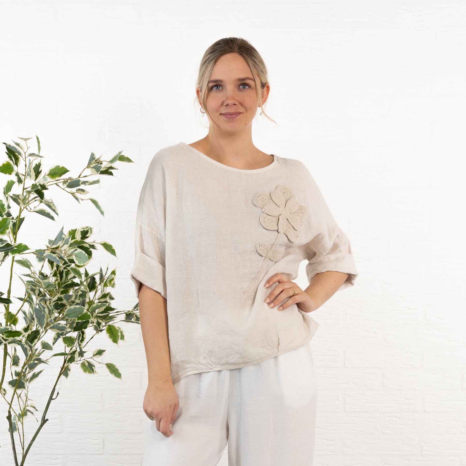 Danielle overdel, Beige