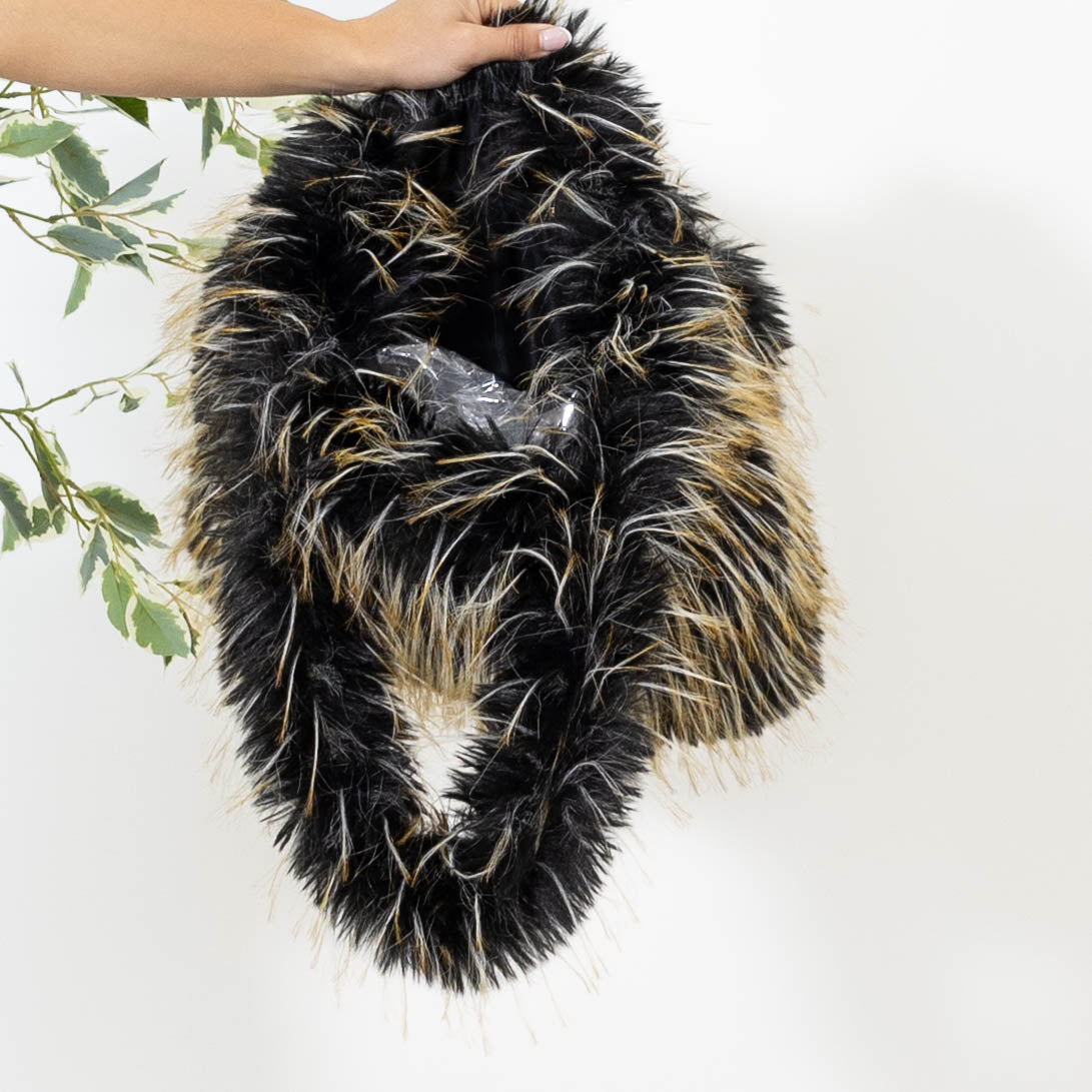 Furry taske, Sort