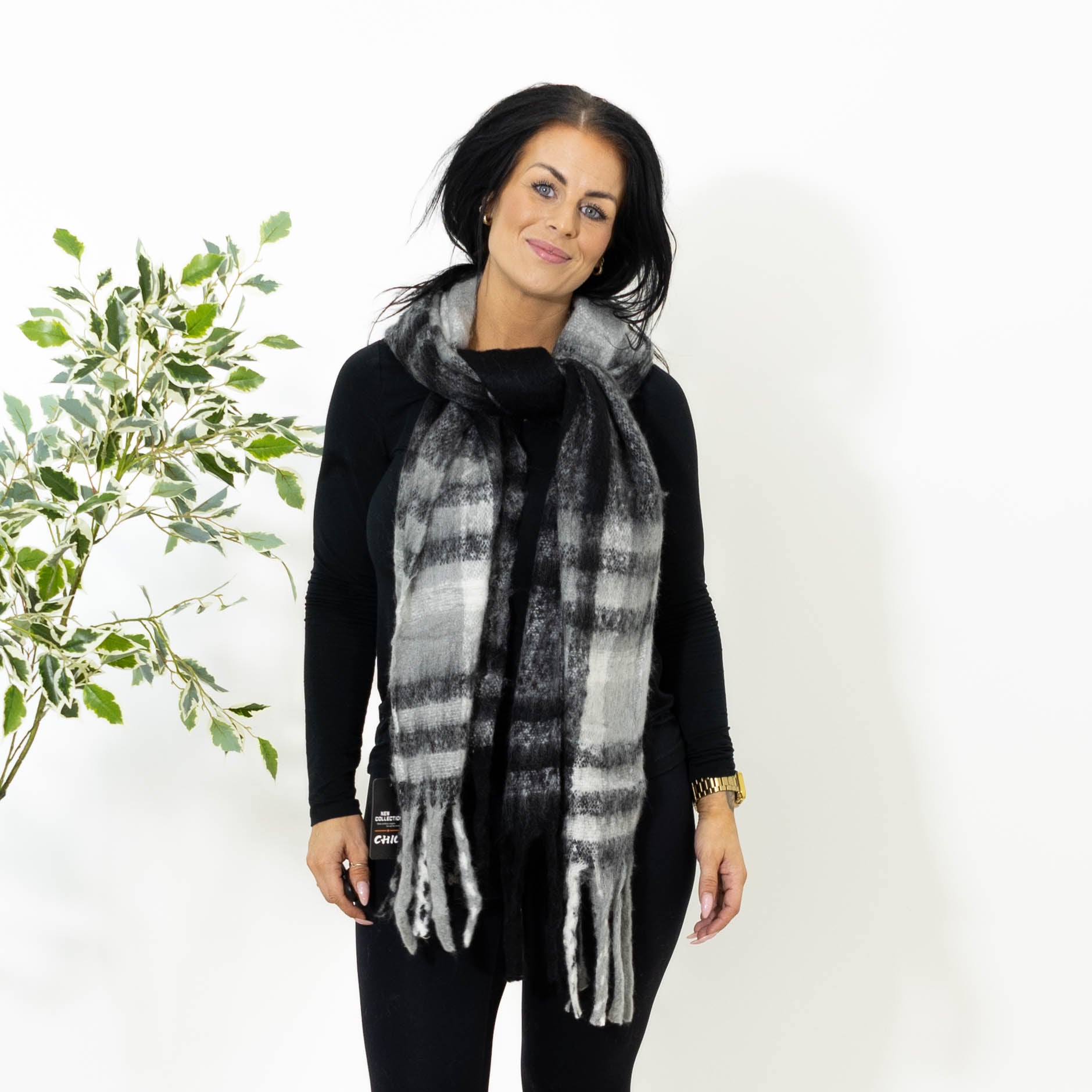 Lonnie tørklæde, Sort