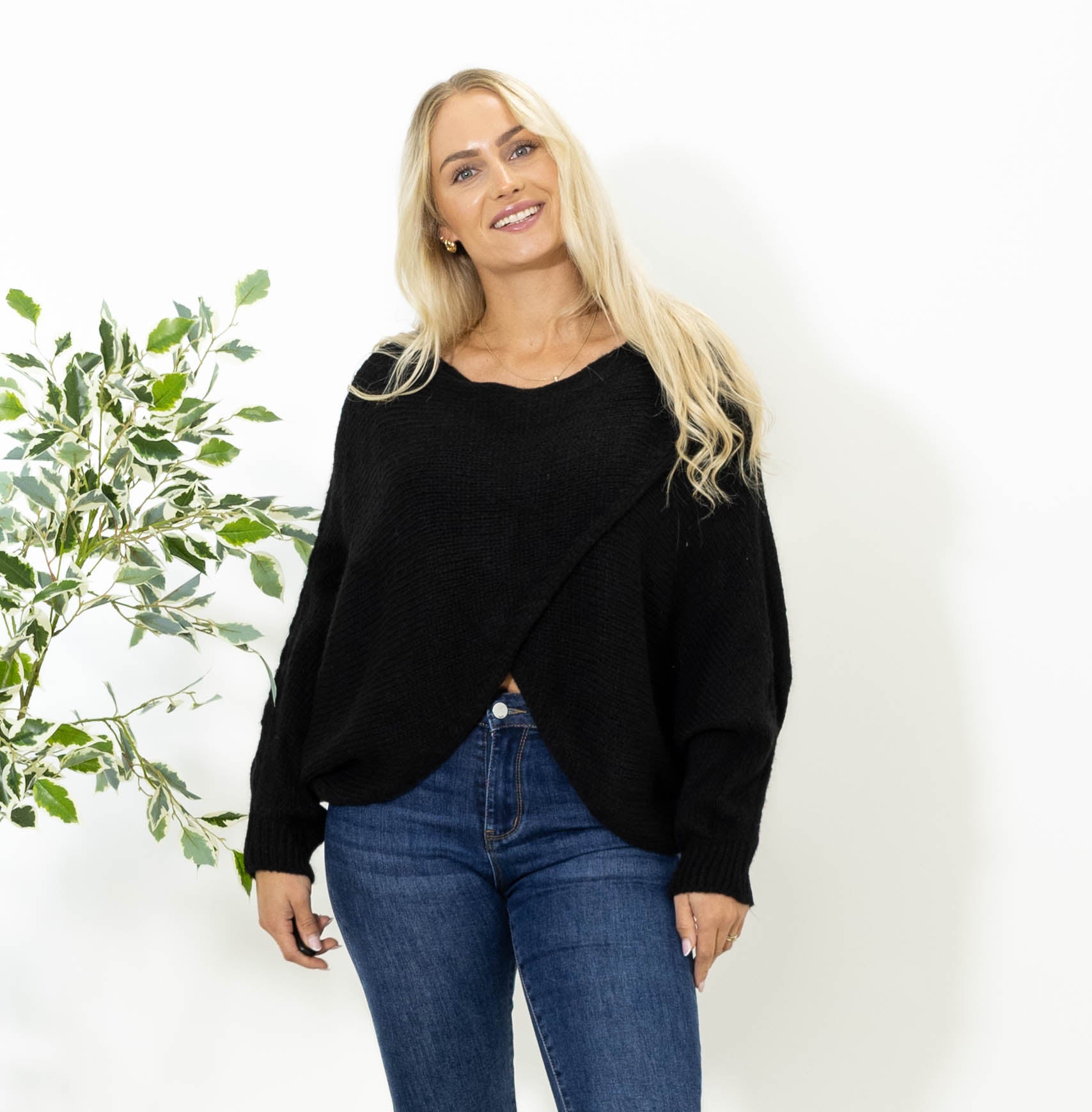 Antonia poncho, Sort