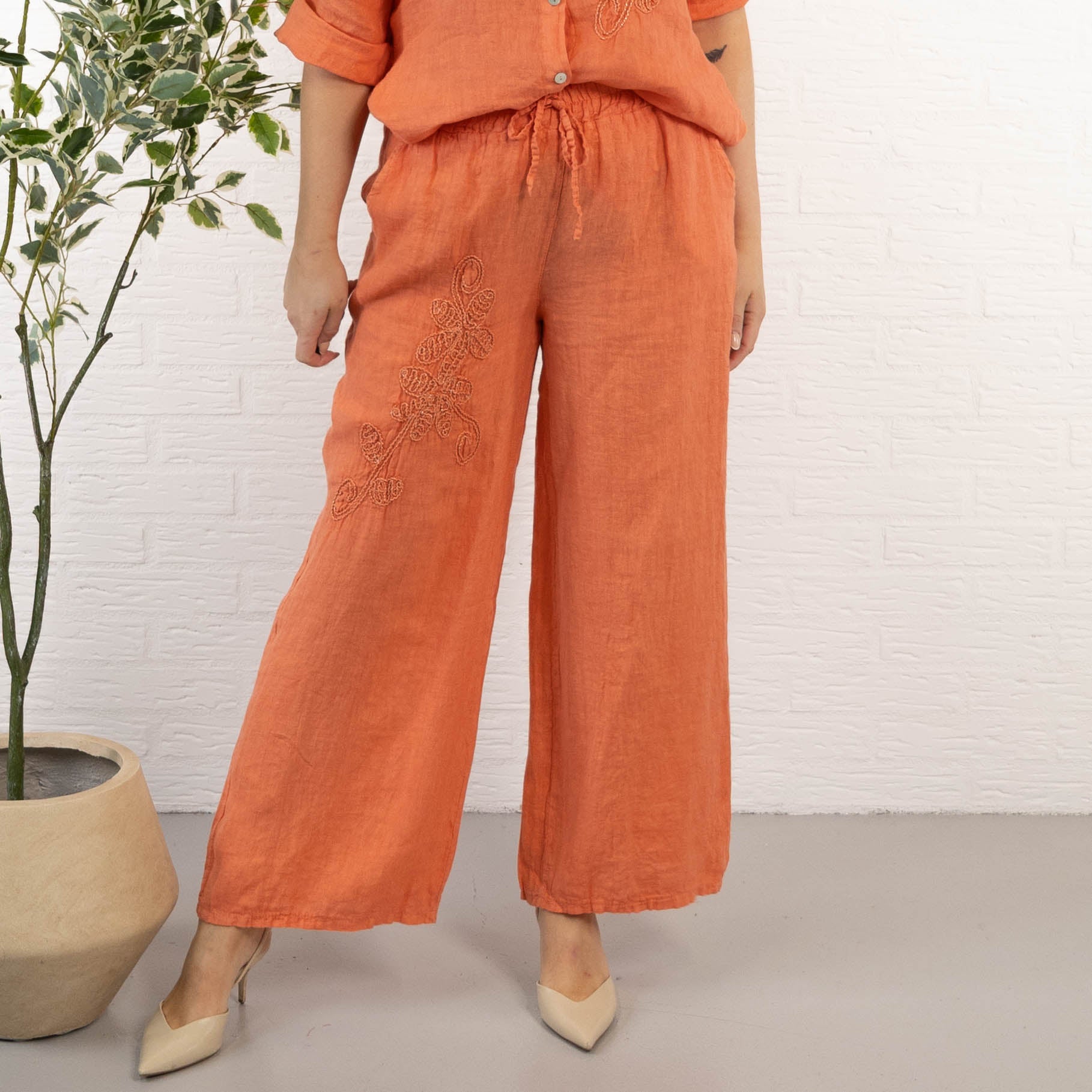 Beatrice bukser, Koral