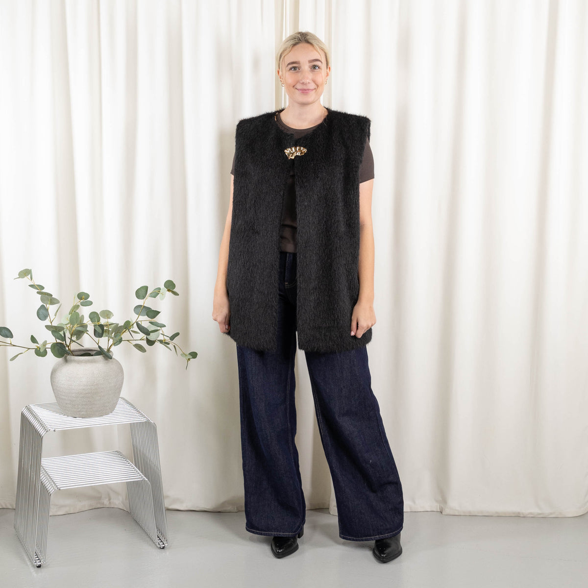 Lenora vest, Sort
