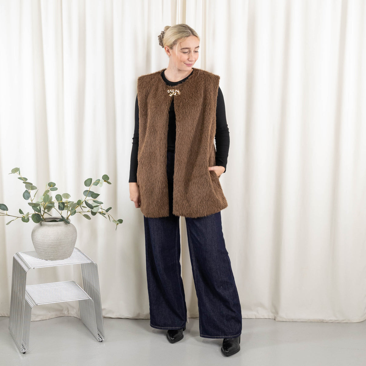 Lenora vest, Choko