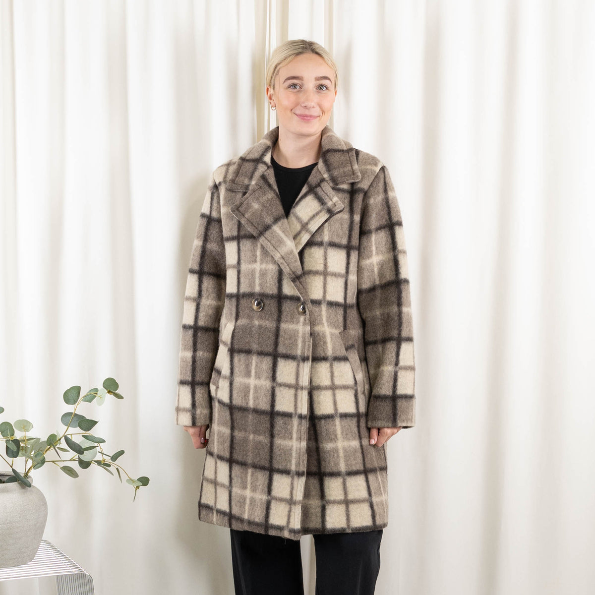 Scarlet jakke, Taupe