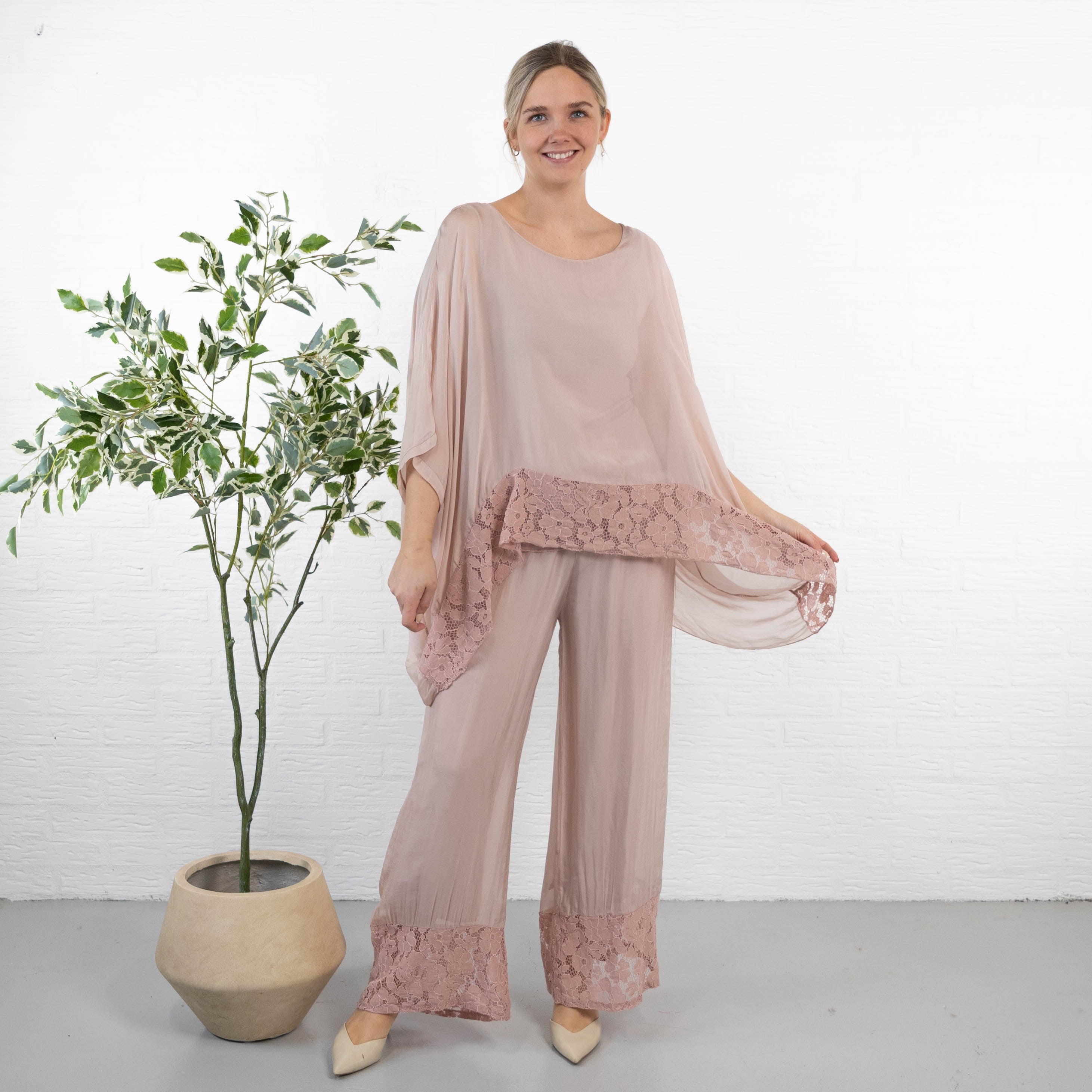 Bianca bukser, Rosa