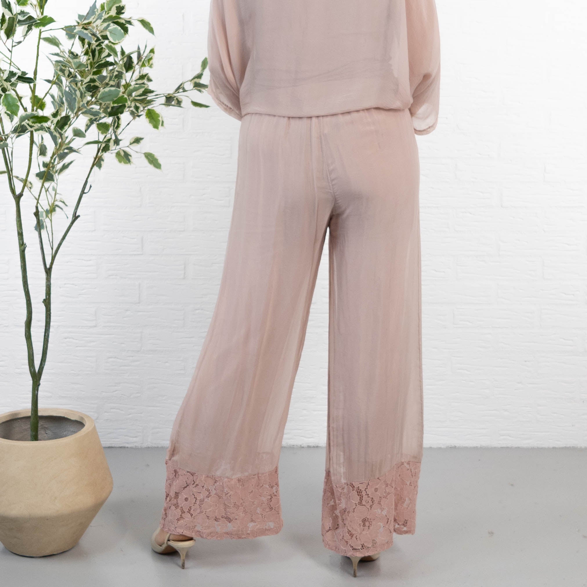 Bianca bukser, Rosa
