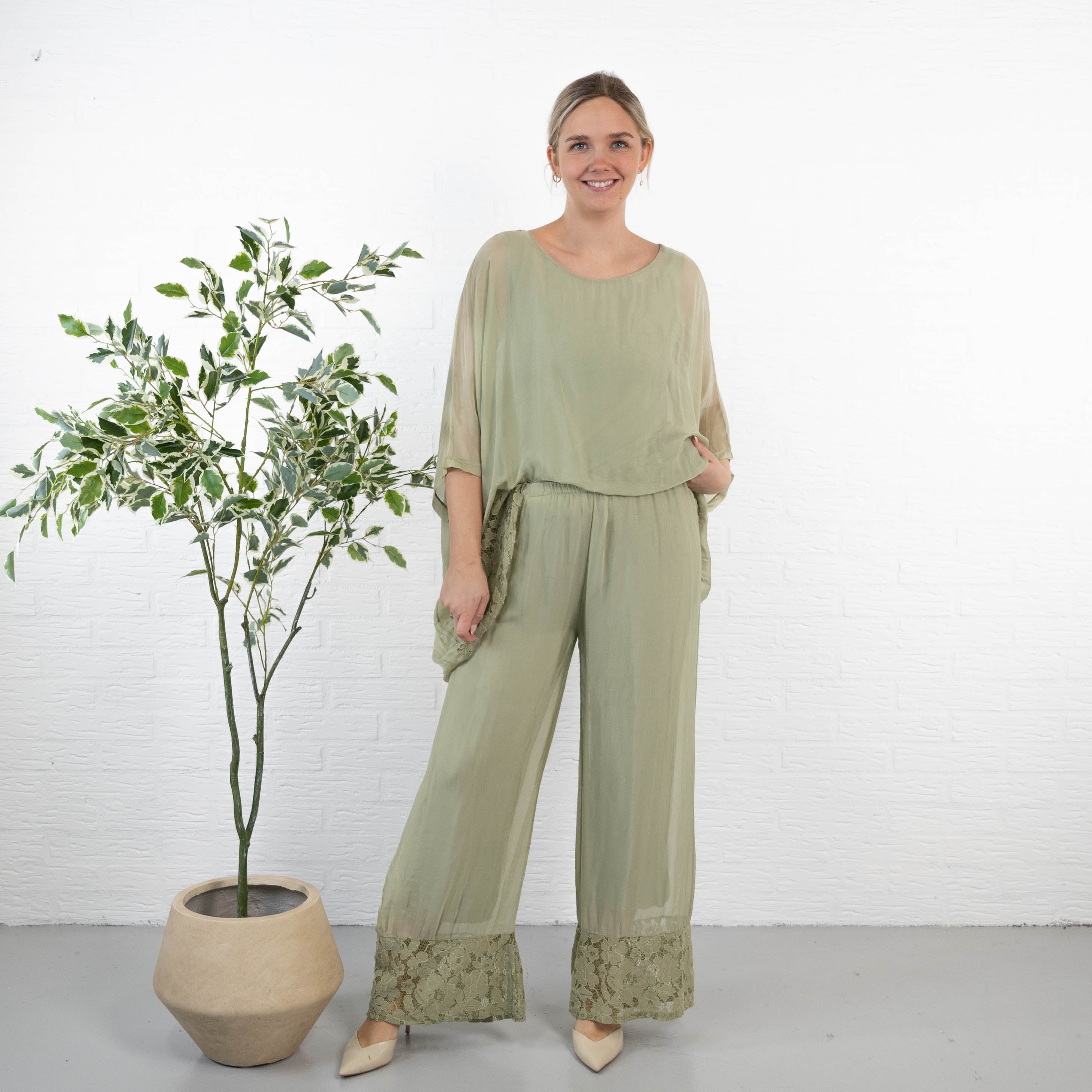 Bianca bukser, Khaki