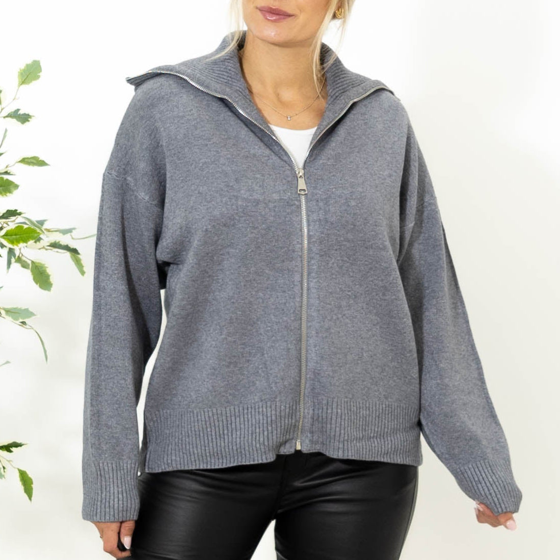 Oda strik cardigan, Grå