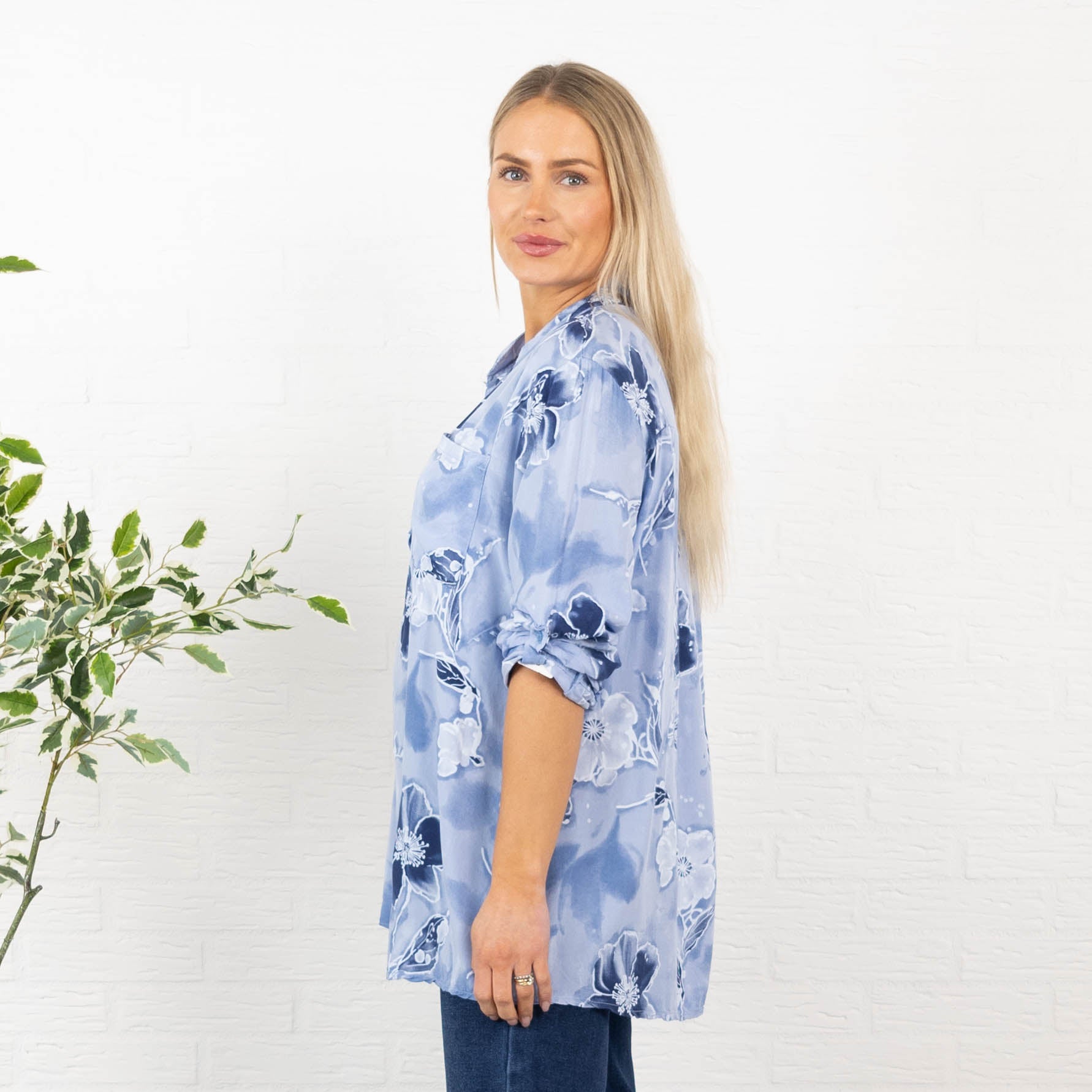 Aisa overdel, Lyseblå