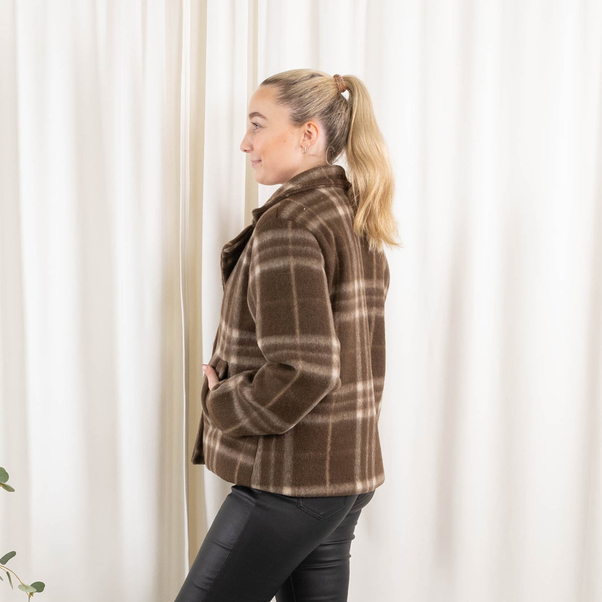 Megan uldblazer, Choko