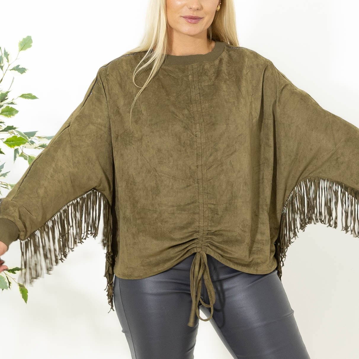 Lucia overdel, Khaki