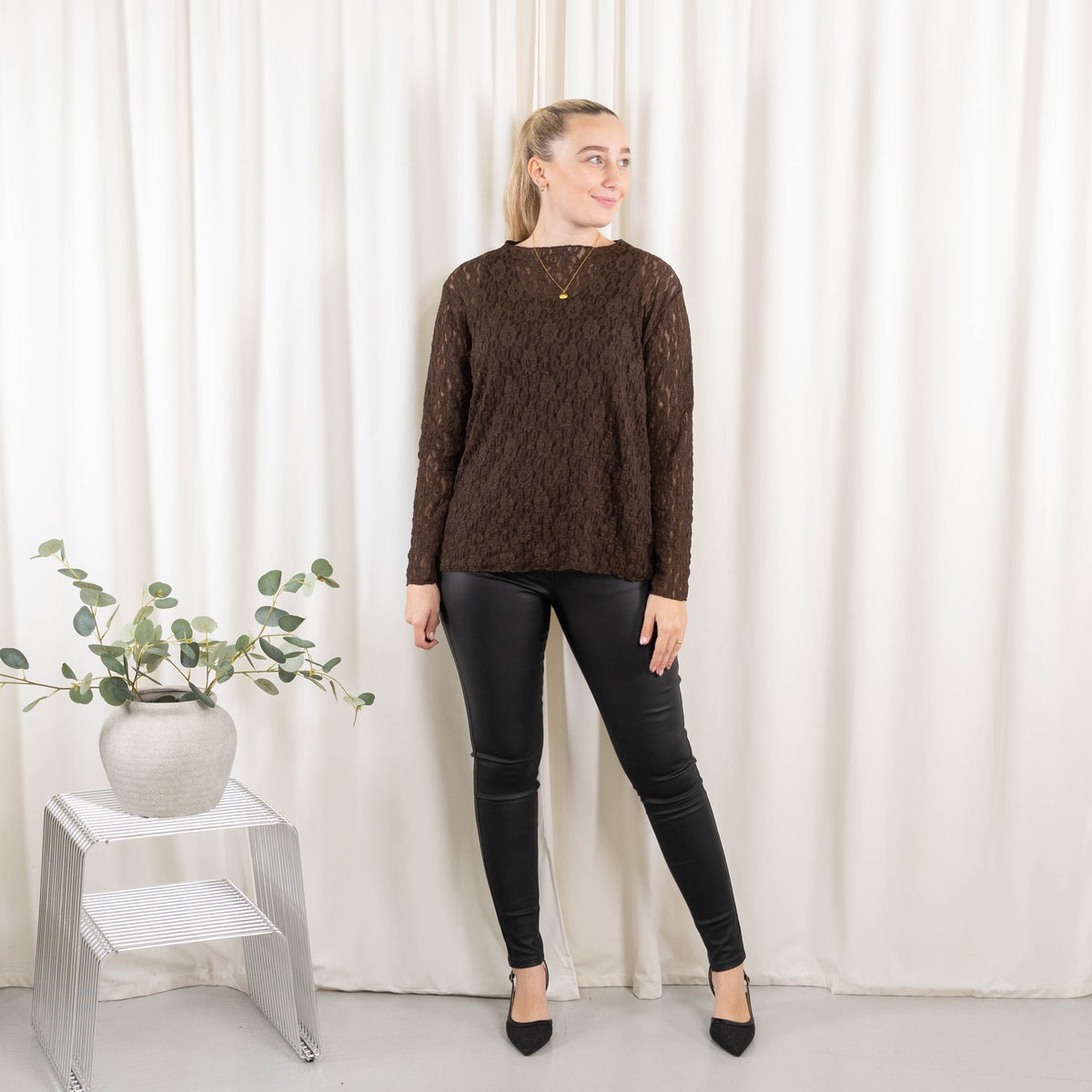 Carla lace overdel, Choko