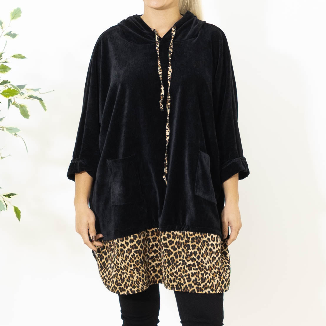 Tara leo hoodie, Sort