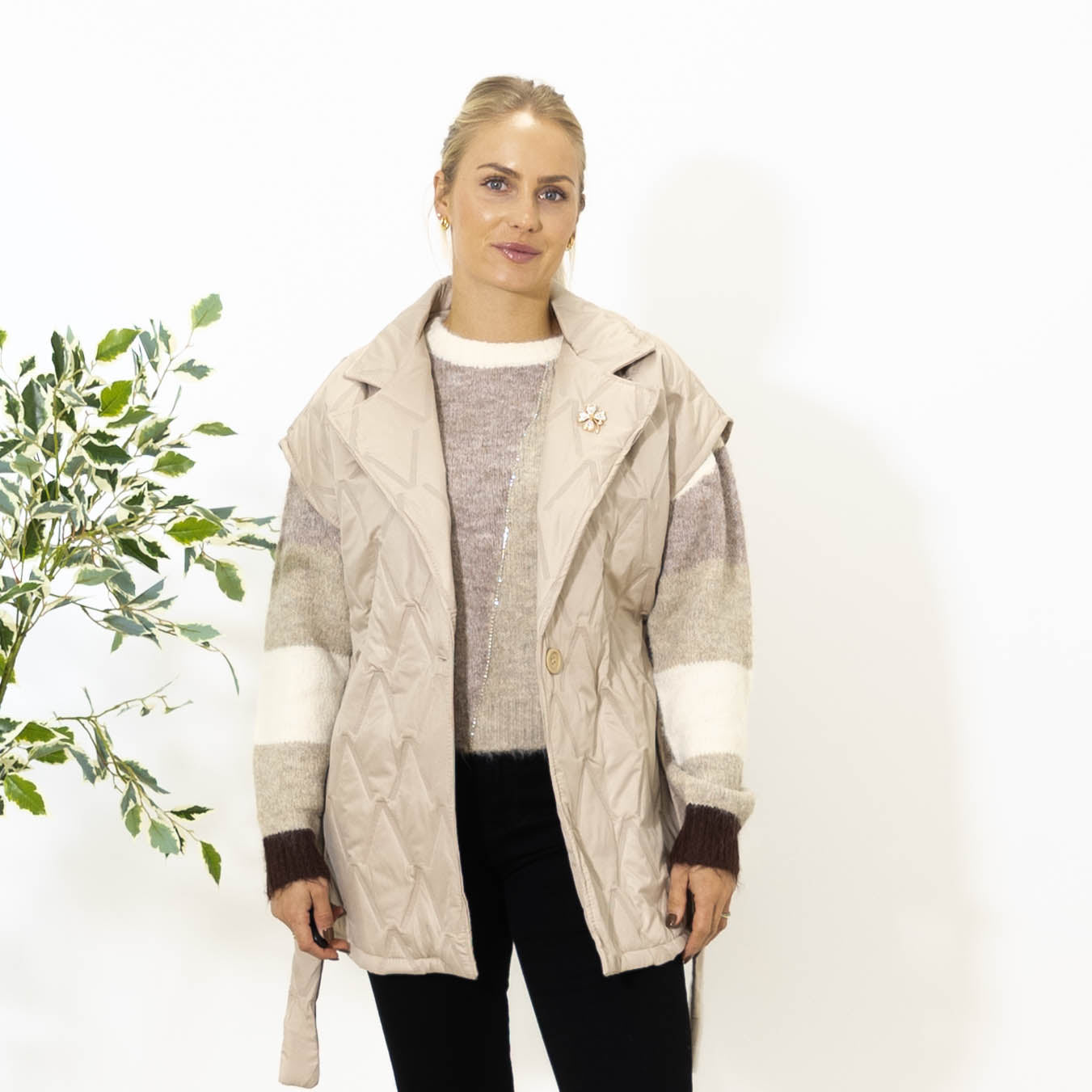 Gerda vest m. bælte, Beige