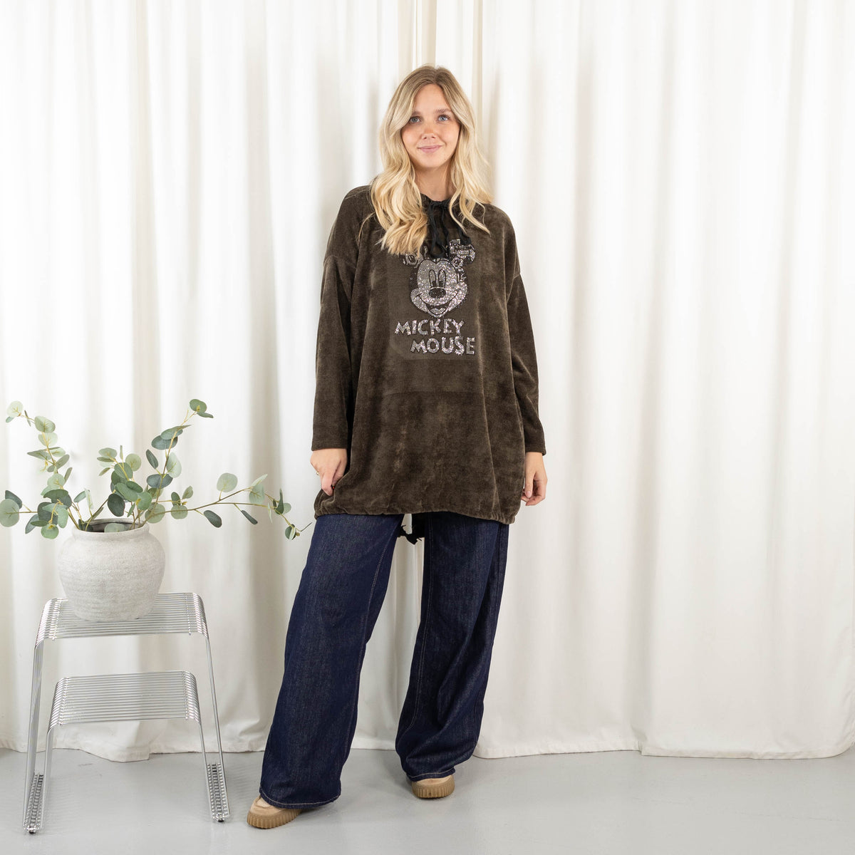 Mickey sweatshirt, Choko