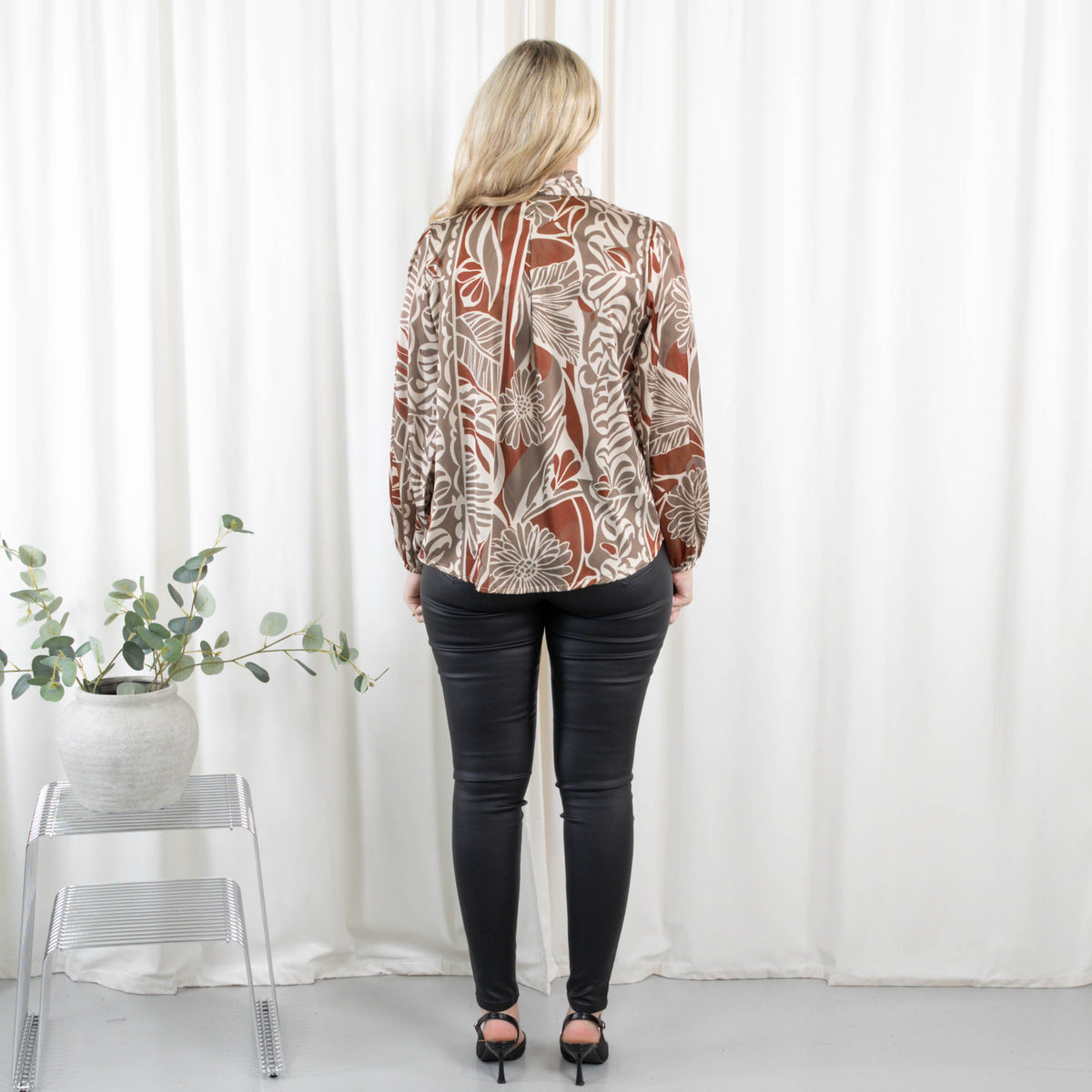 Fallon overdel, Taupe