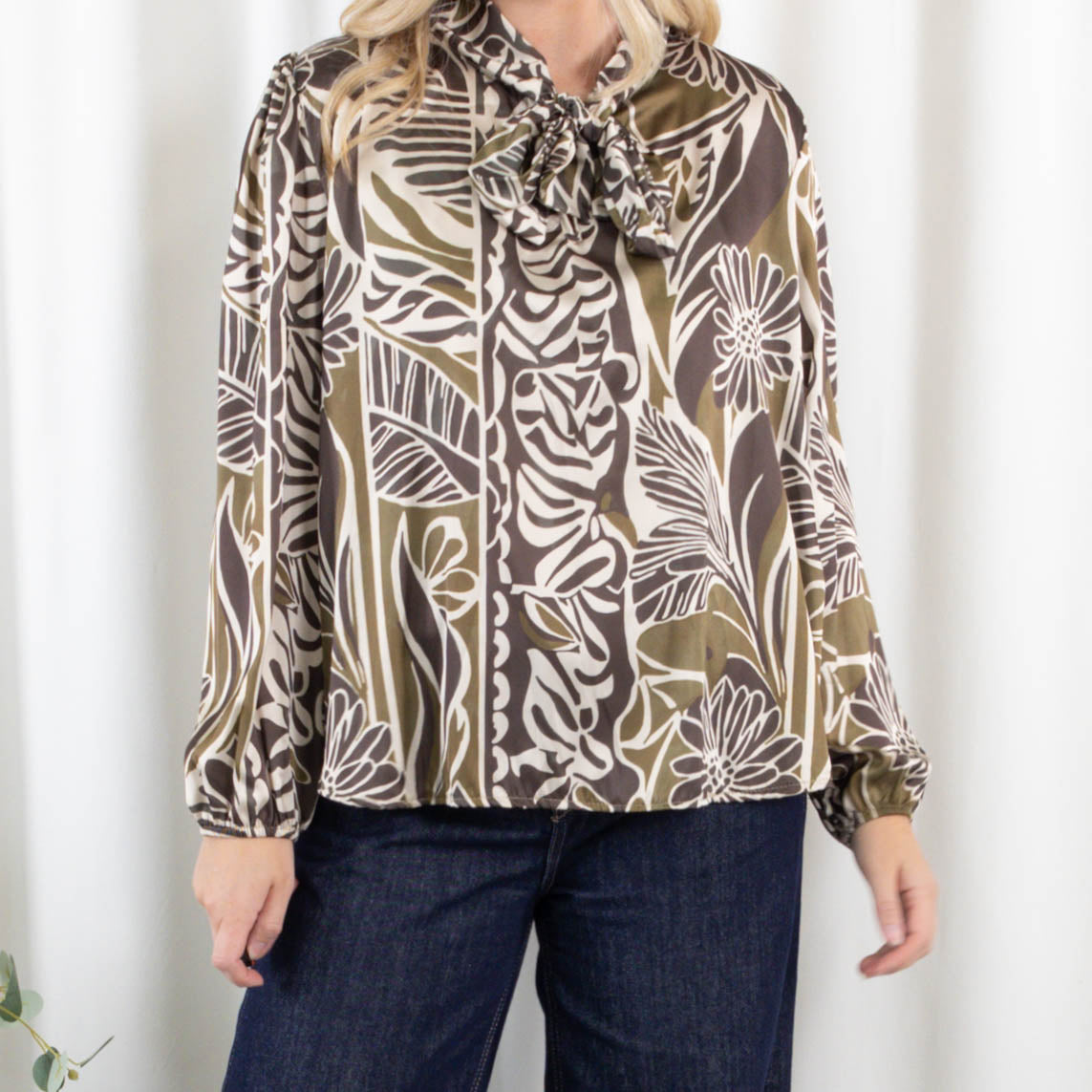 Fallon overdel, Khaki