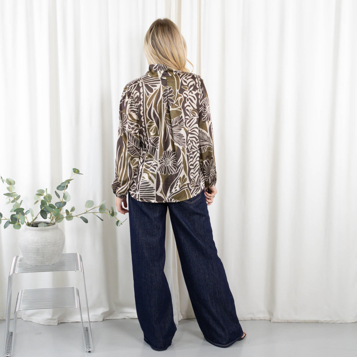 Fallon overdel, Khaki