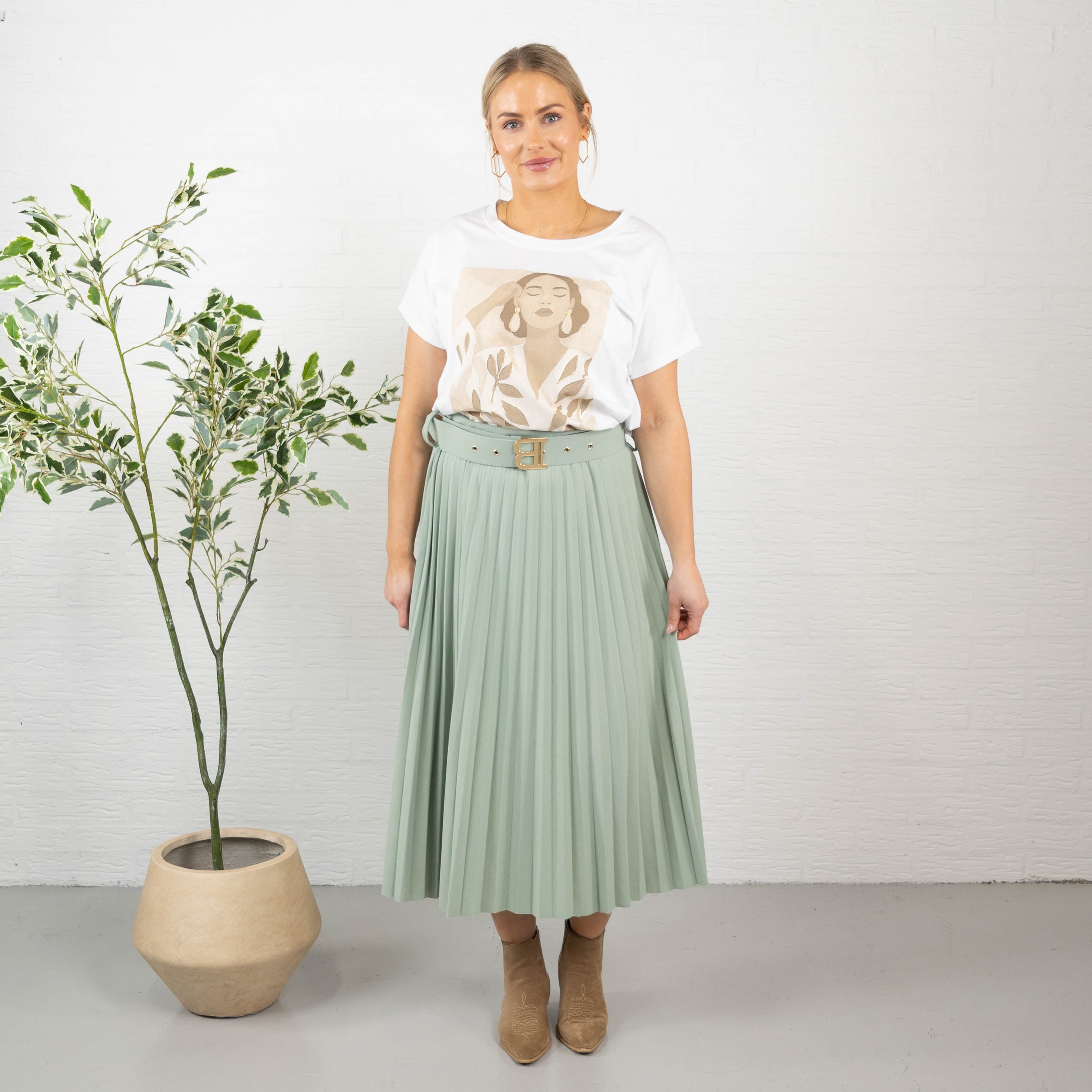 Melinda nederdel, Lys khaki