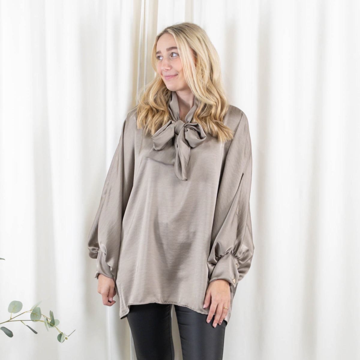 Mille overdel, Taupe