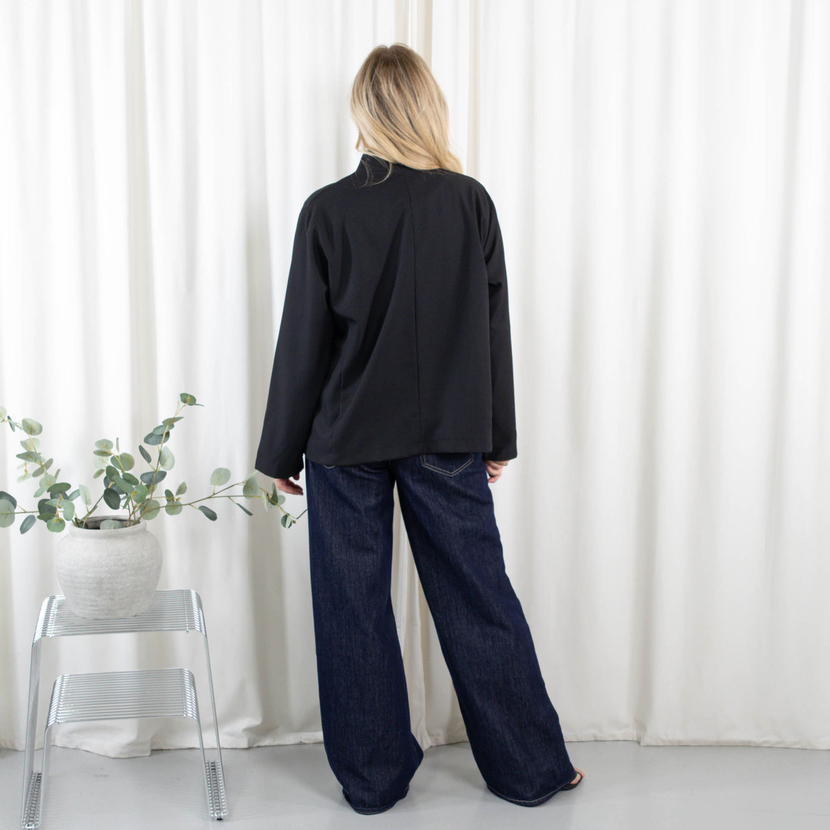 Carmen blazer, Sort