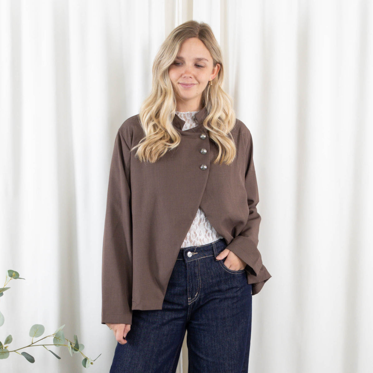 Carmen blazer, Lys Choko