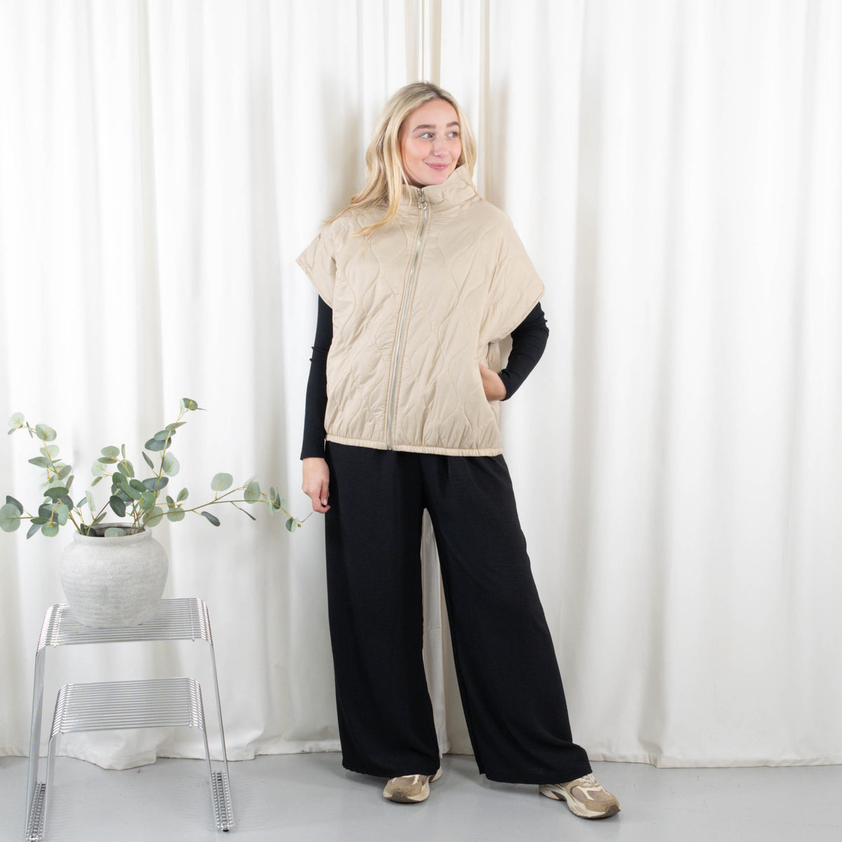 Ramona vest, Taupe
