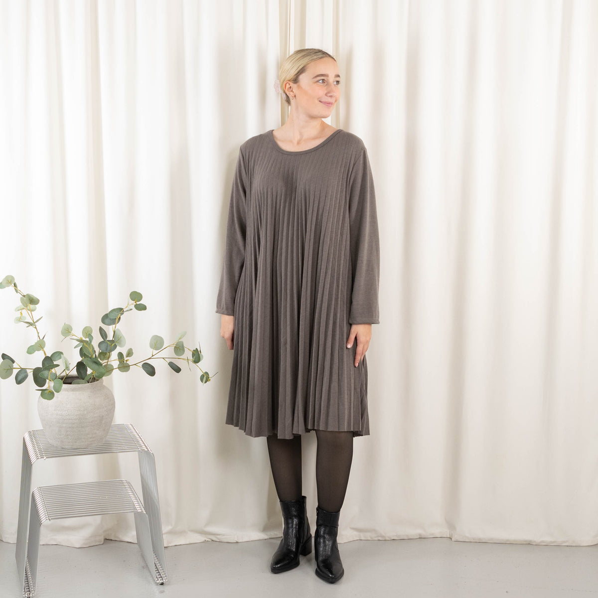 Agnes kjole, Taupe