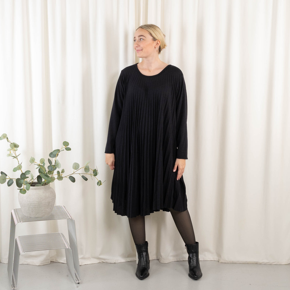 Agnes kjole, Sort