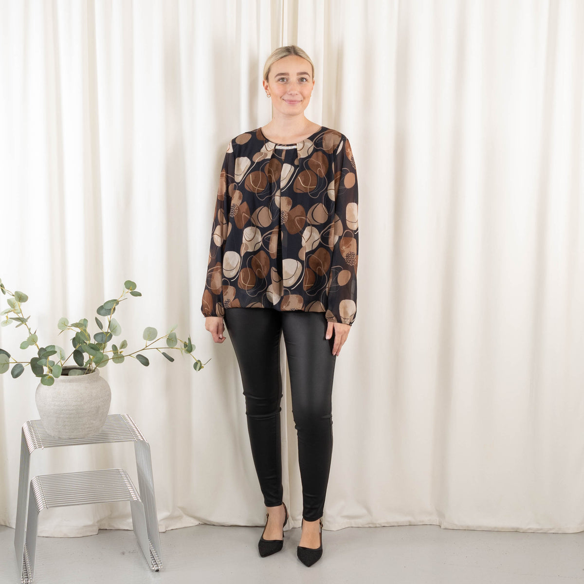 Flora overdel, Sort