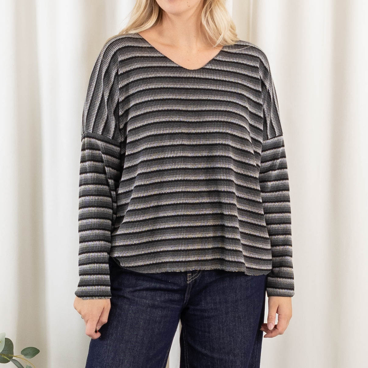 Tilde strik, Sort