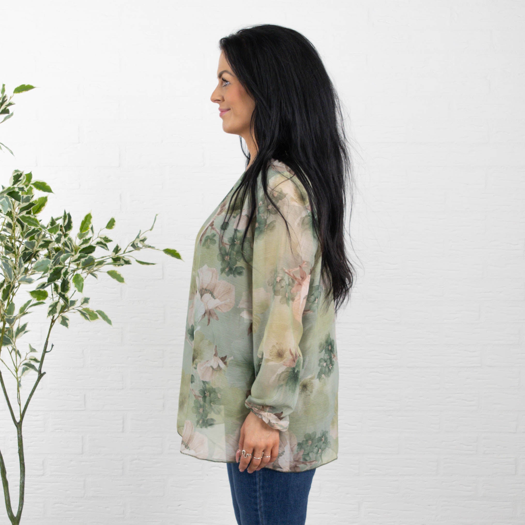 Deborah overdel, Khaki