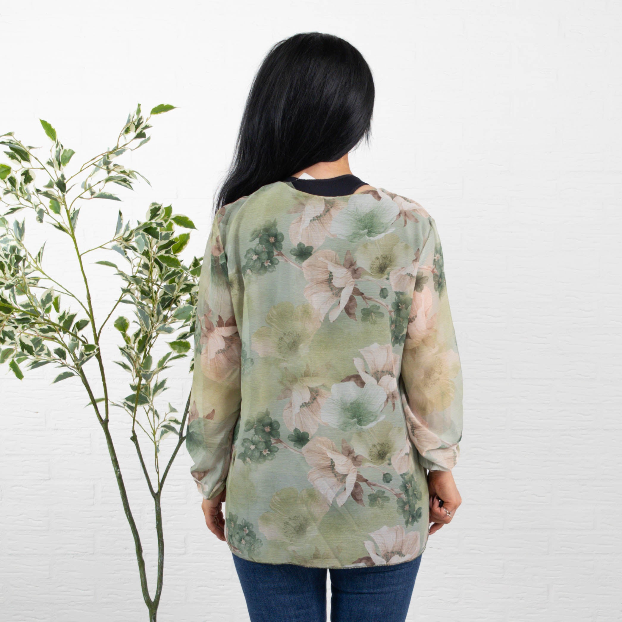 Deborah overdel, Khaki