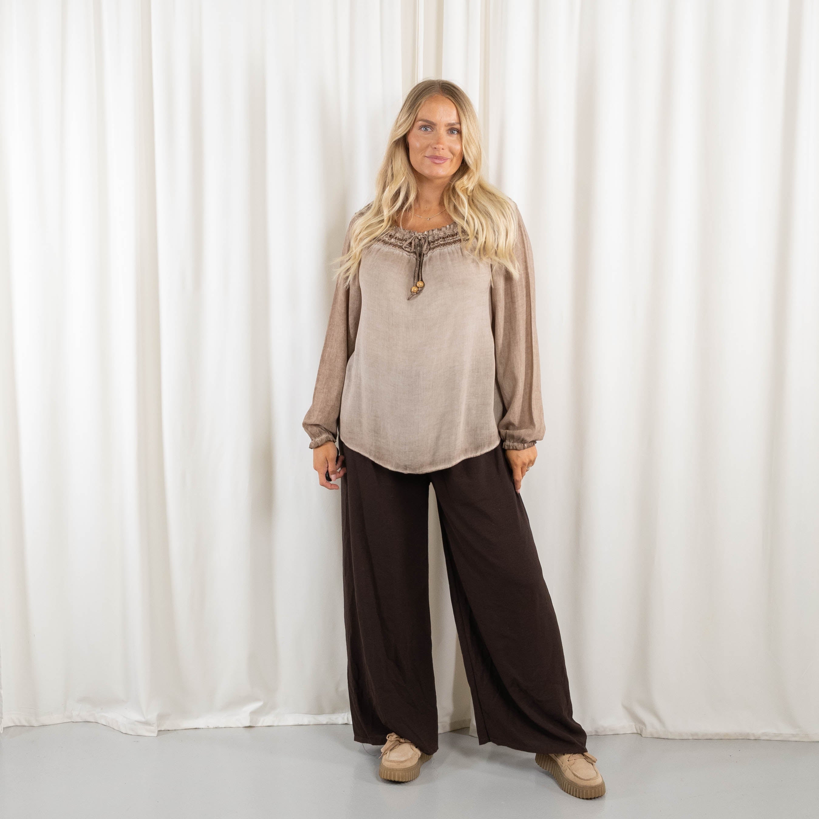 Lajla overdel, Taupe