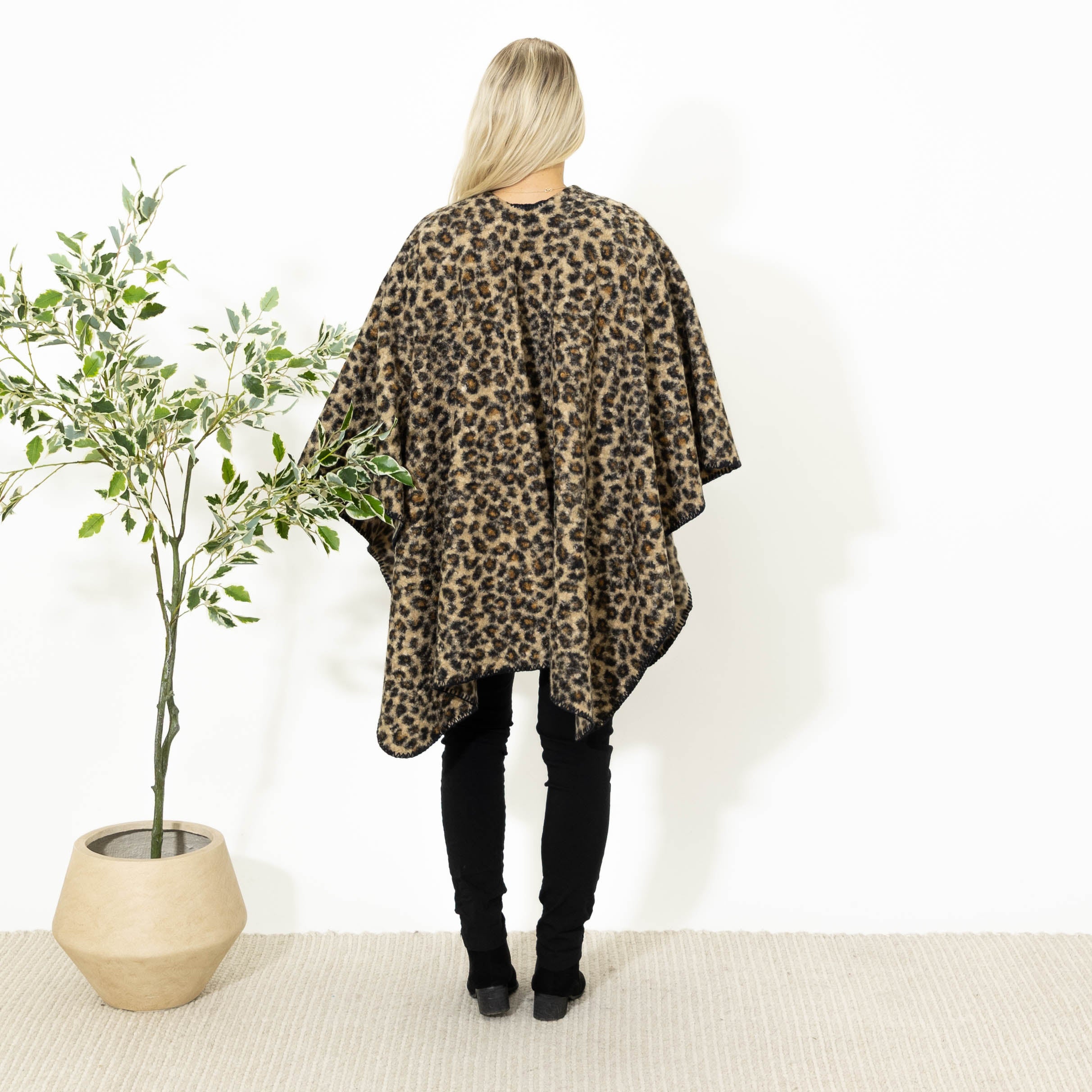 Dallas leopard poncho. Leopard