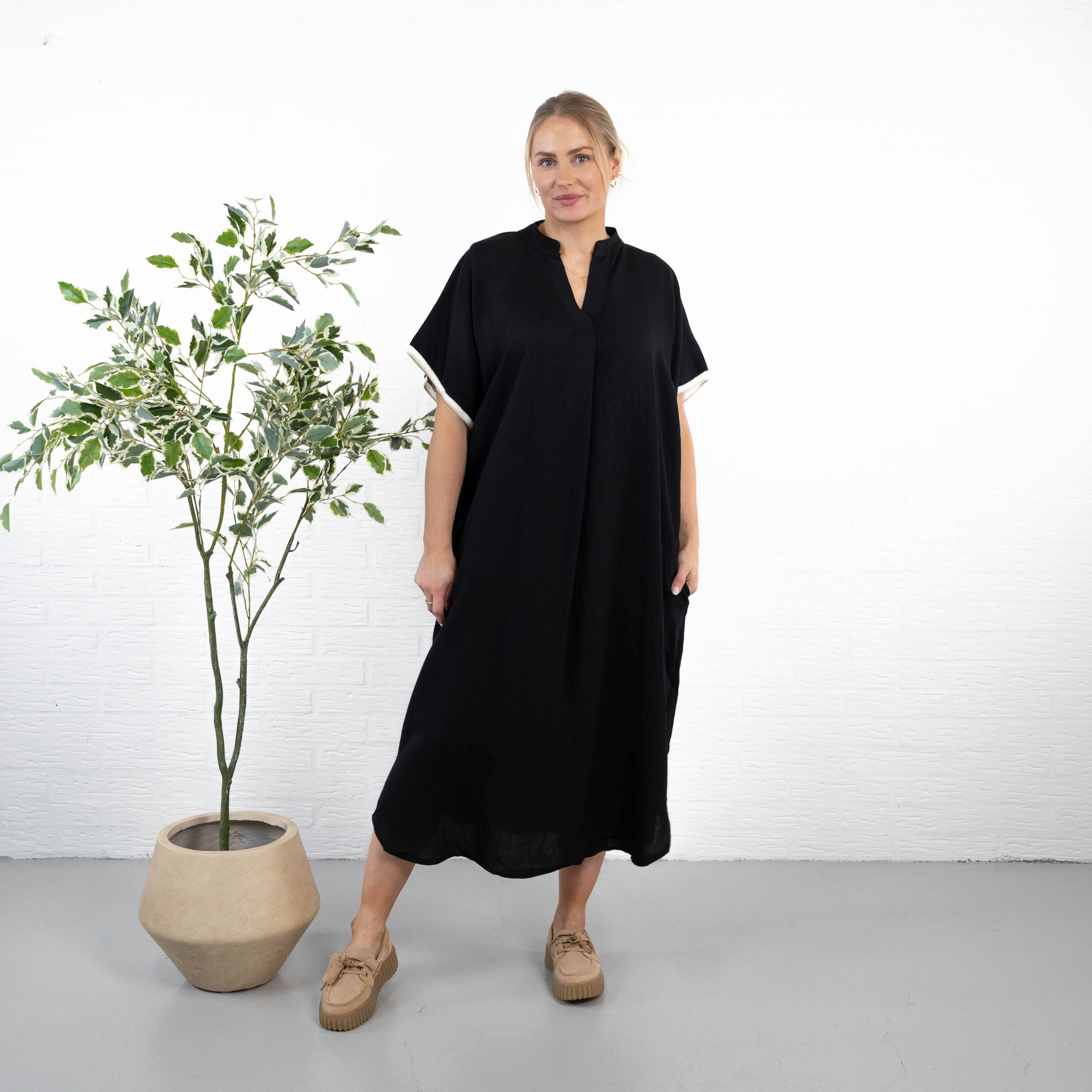 Henriette kjole, Sort