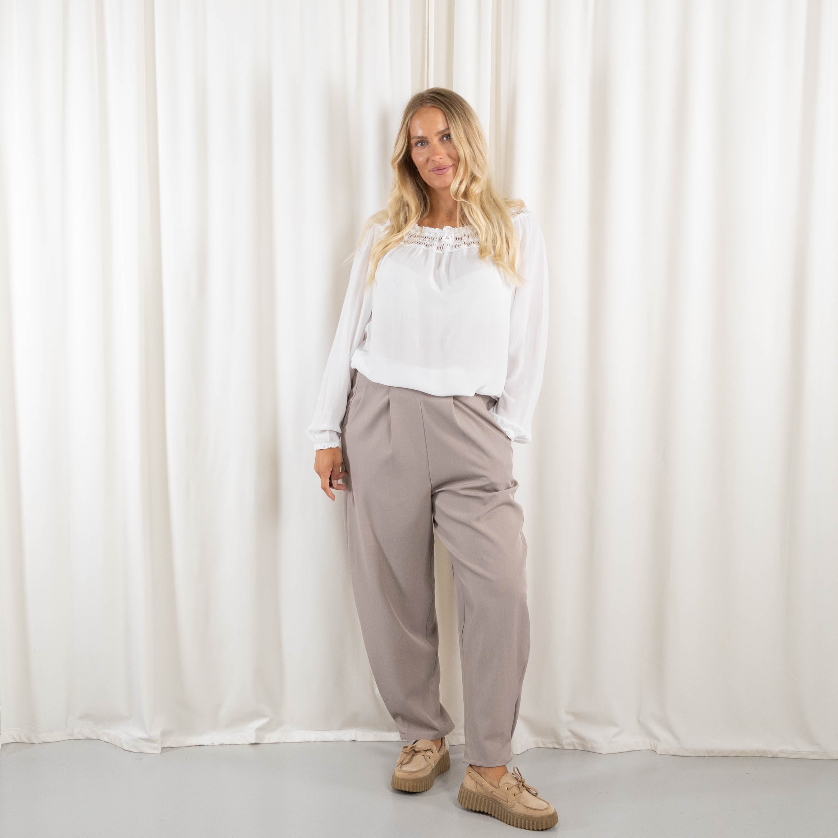 Oasis bukser, Taupe
