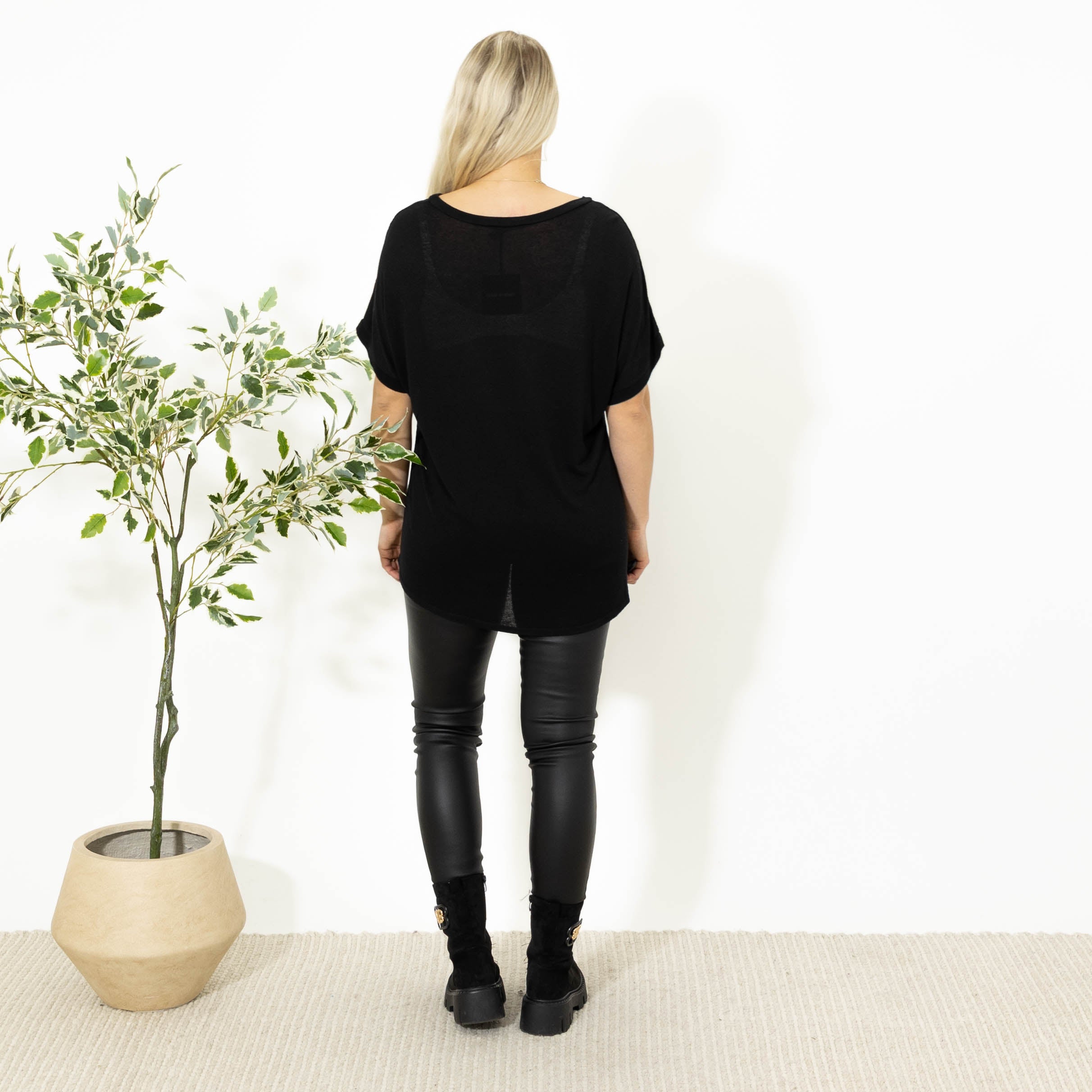Lorna t-shirt, Sort