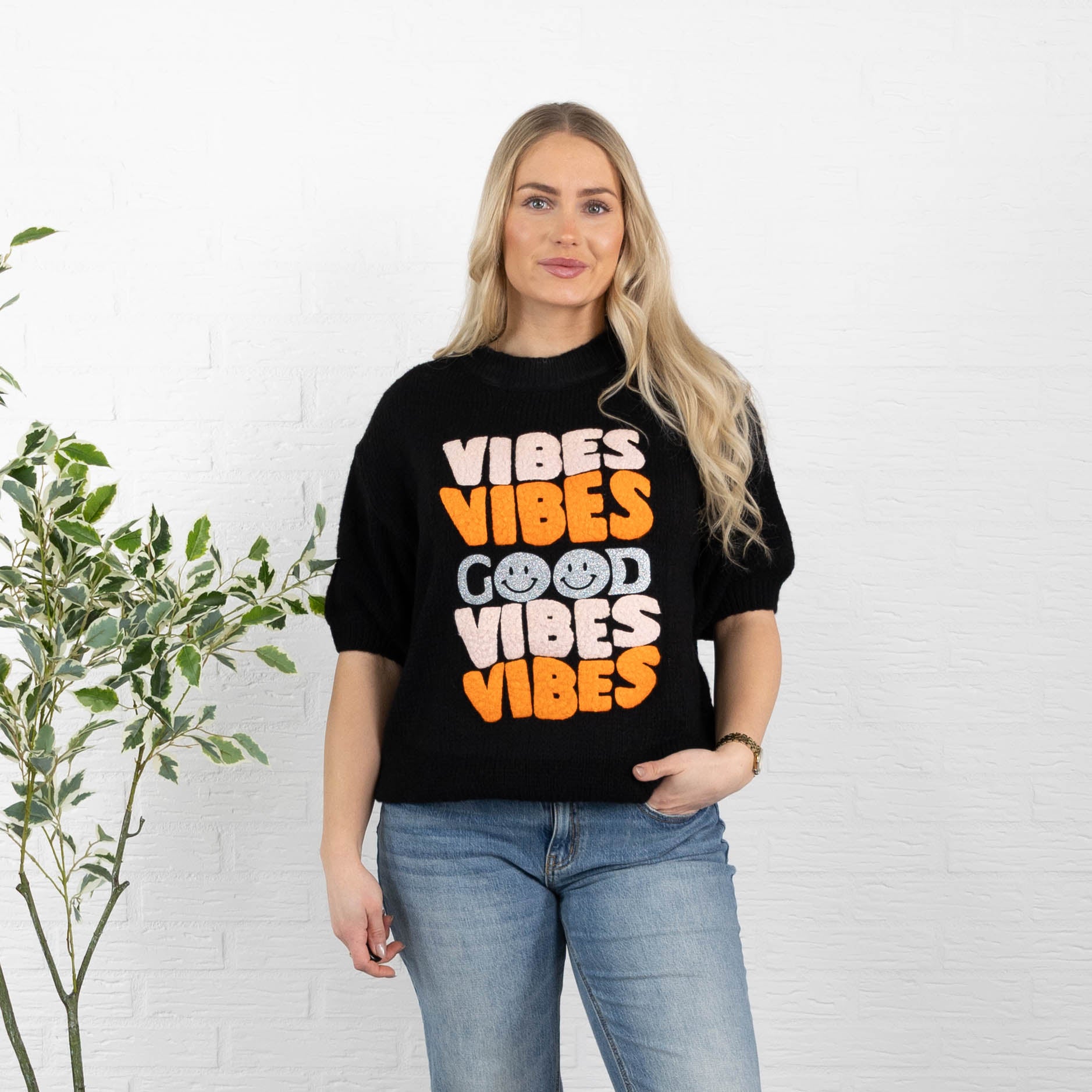 Good Vibes strik, Sort