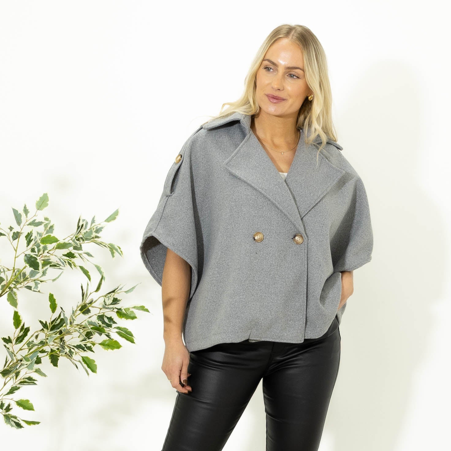 Ursula poncho, Grå